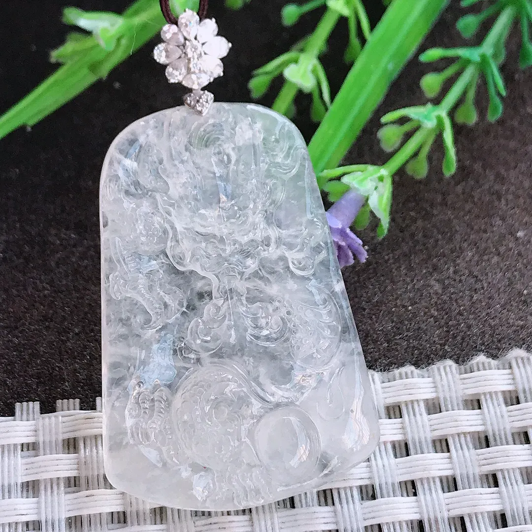 实拍A货翡翠40.8/27.5/5老坑18k金镶嵌冰种白冰龙牌吊坠翡翠挂件