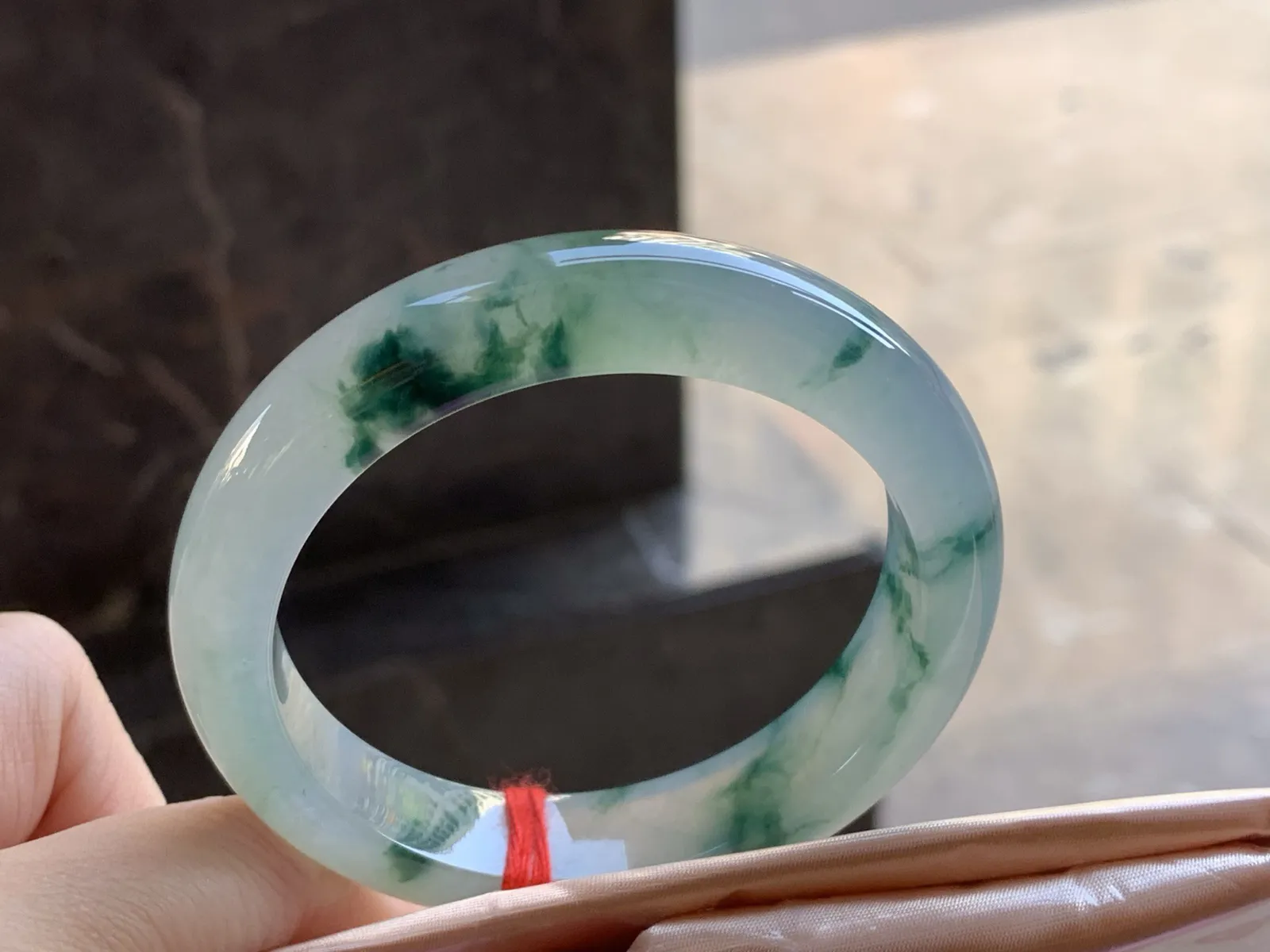 54-12.4-8.6

冰种飘花手镯^_^ 种好