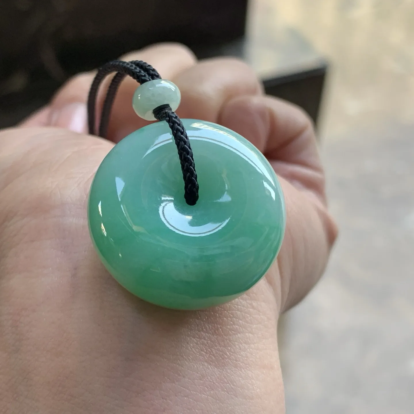 绿色肉扣^_^鲜艳 玉质温润