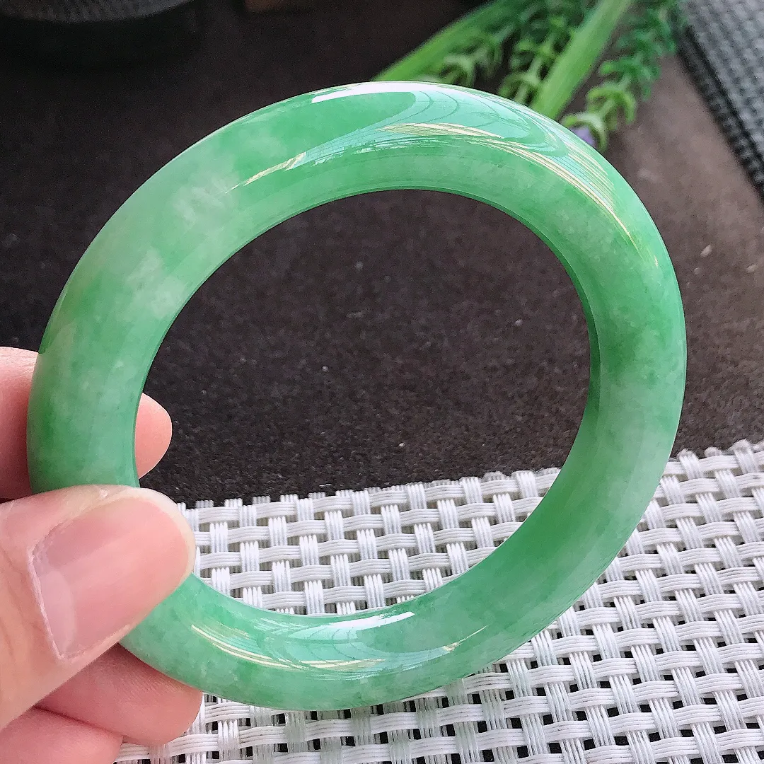 实拍A货翡翠55.5/11.3/11老坑精美温润满绿圆条手镯玉镯手环