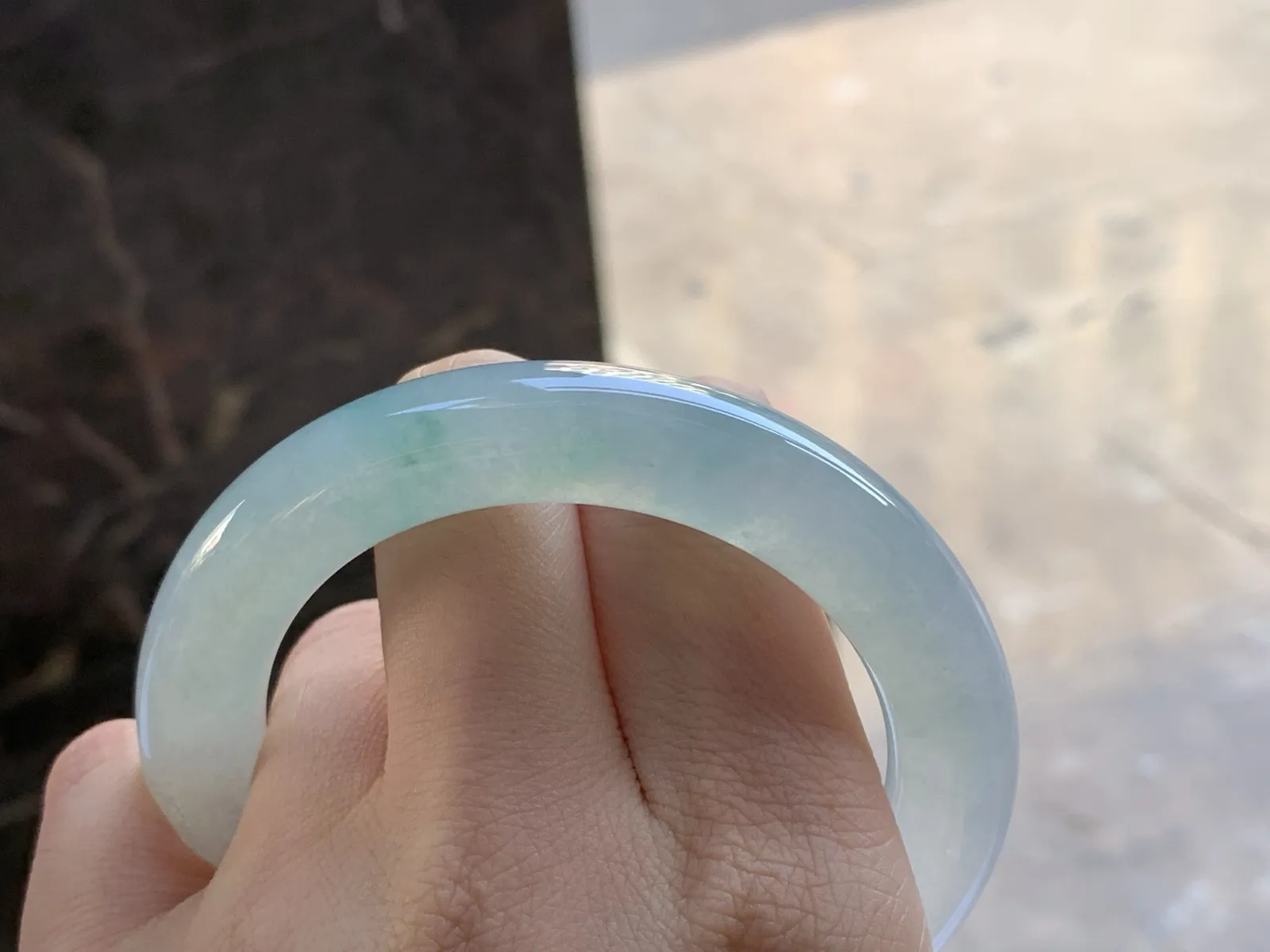 55-11

糯冰圆条手镯^_^
水润