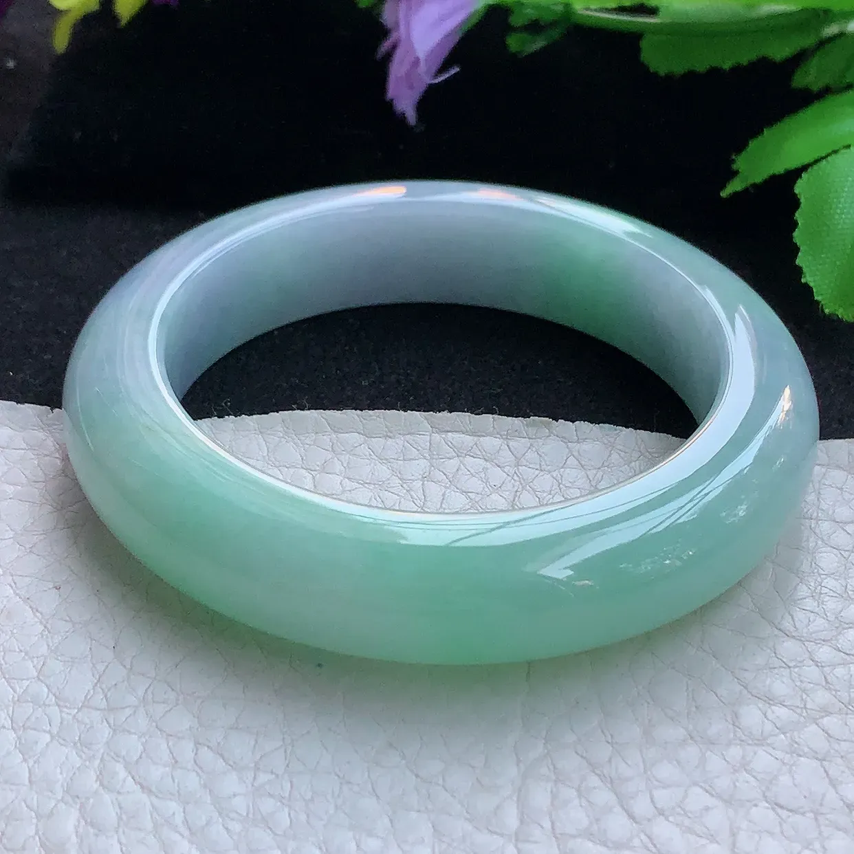 js小圈口53*13*10平安镯 天然缅甸翡翠玉手镯胶感厚装？春带彩宽边玉手环