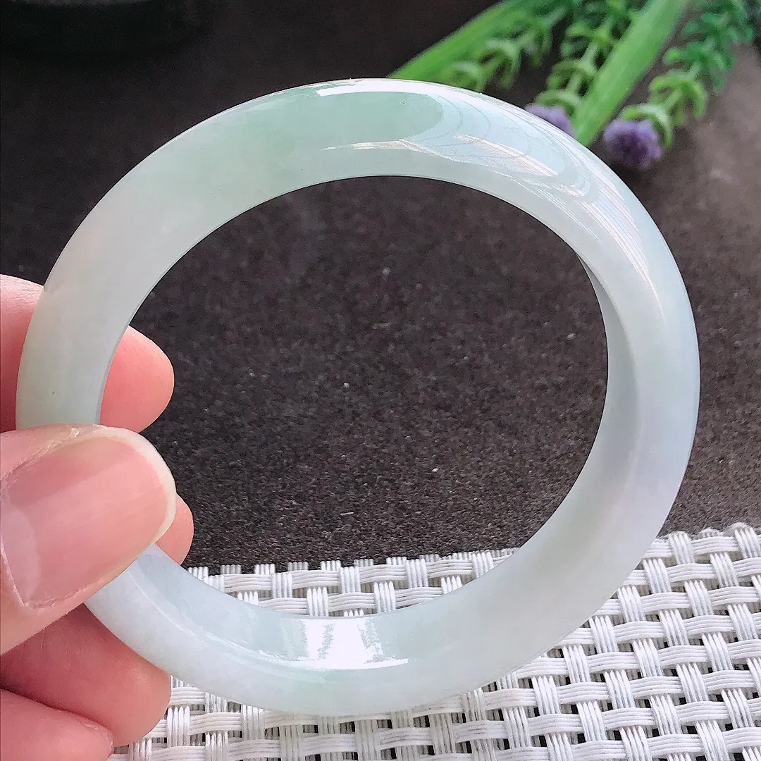 实拍A货翡翠54.8/13.2/8老坑秀气冰润冰晴手镯宽边玉镯手环