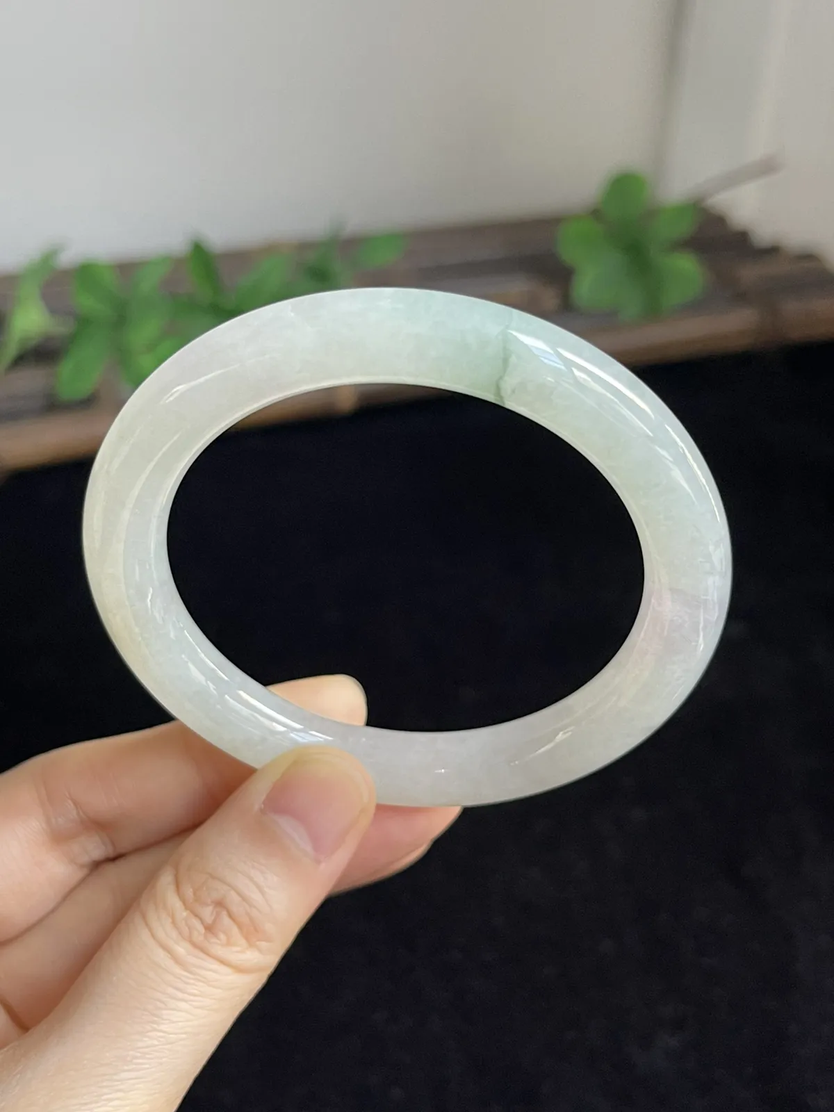 圆镯53.7圈口，翡翠手镯