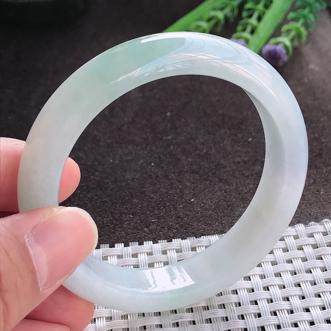 实拍A货翡翠54.8/13.2/8老坑秀气冰润冰晴手镯宽边玉镯手环