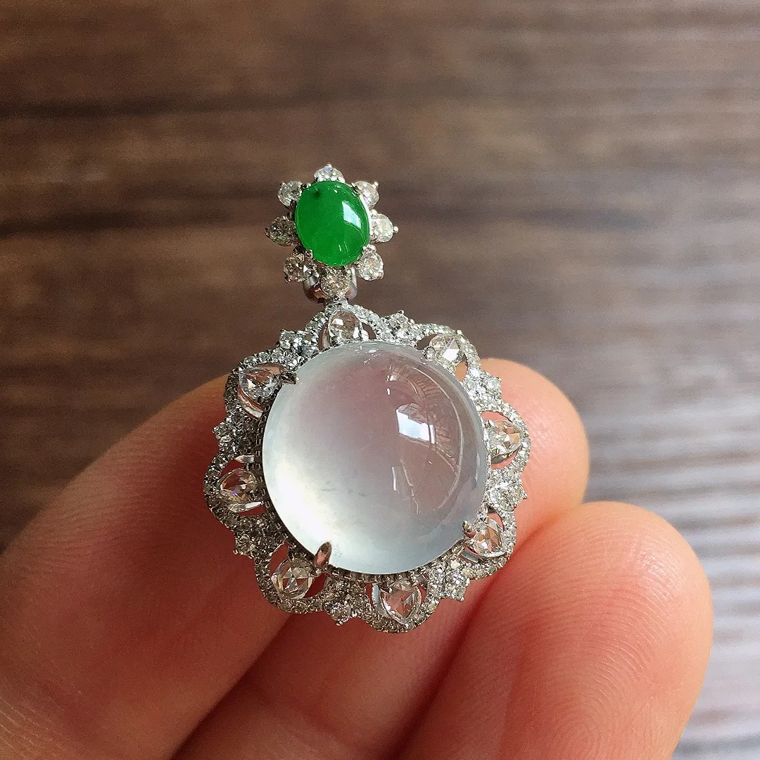 冰种蛋面吊坠，18k金镶嵌，冰润饱满，玉质细腻，种水足，Wx 尺寸26.2*18*11.8