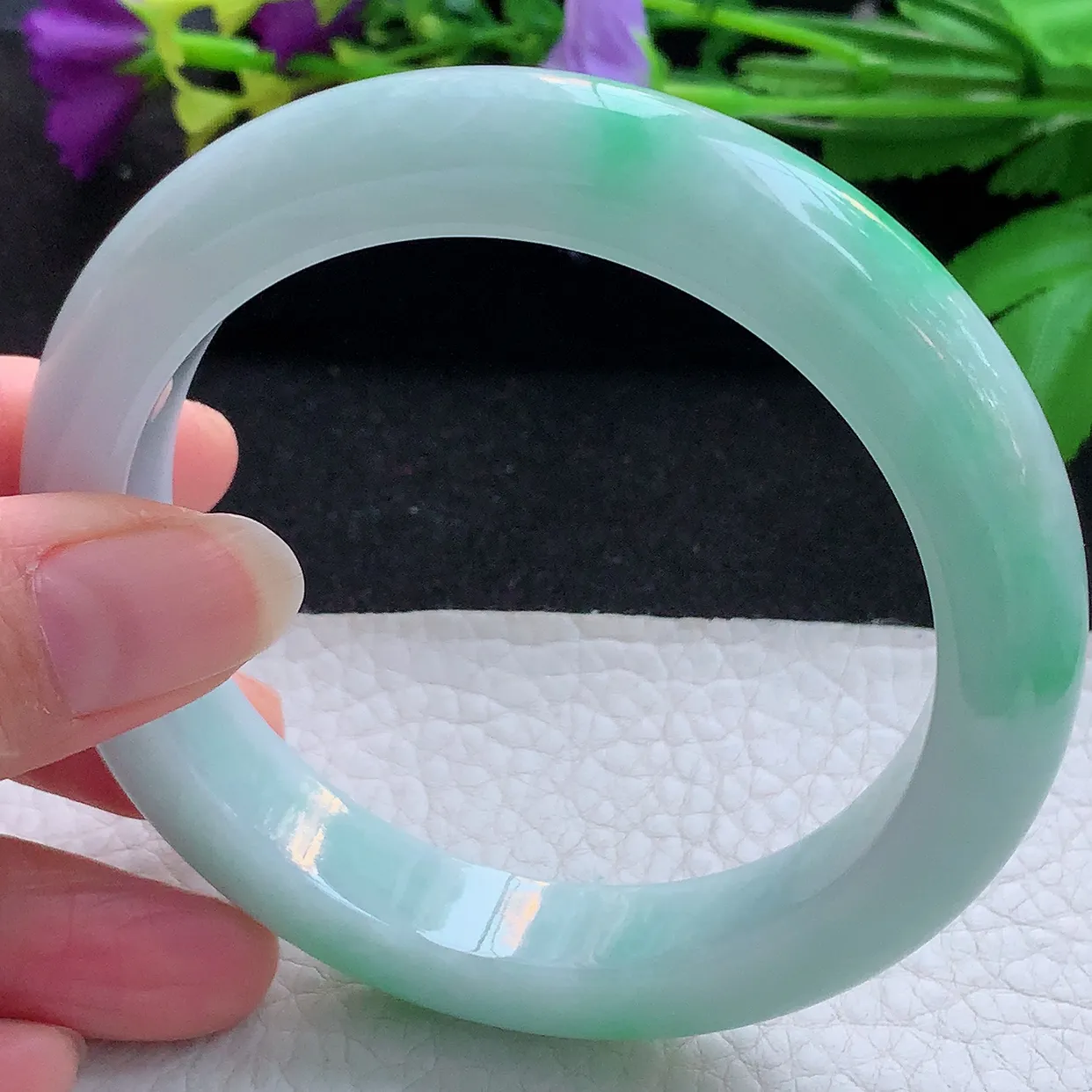 yh大圈口61.5*12*10.3平安镯 天然缅甸翡翠玉手镯白底青宽边玉手环