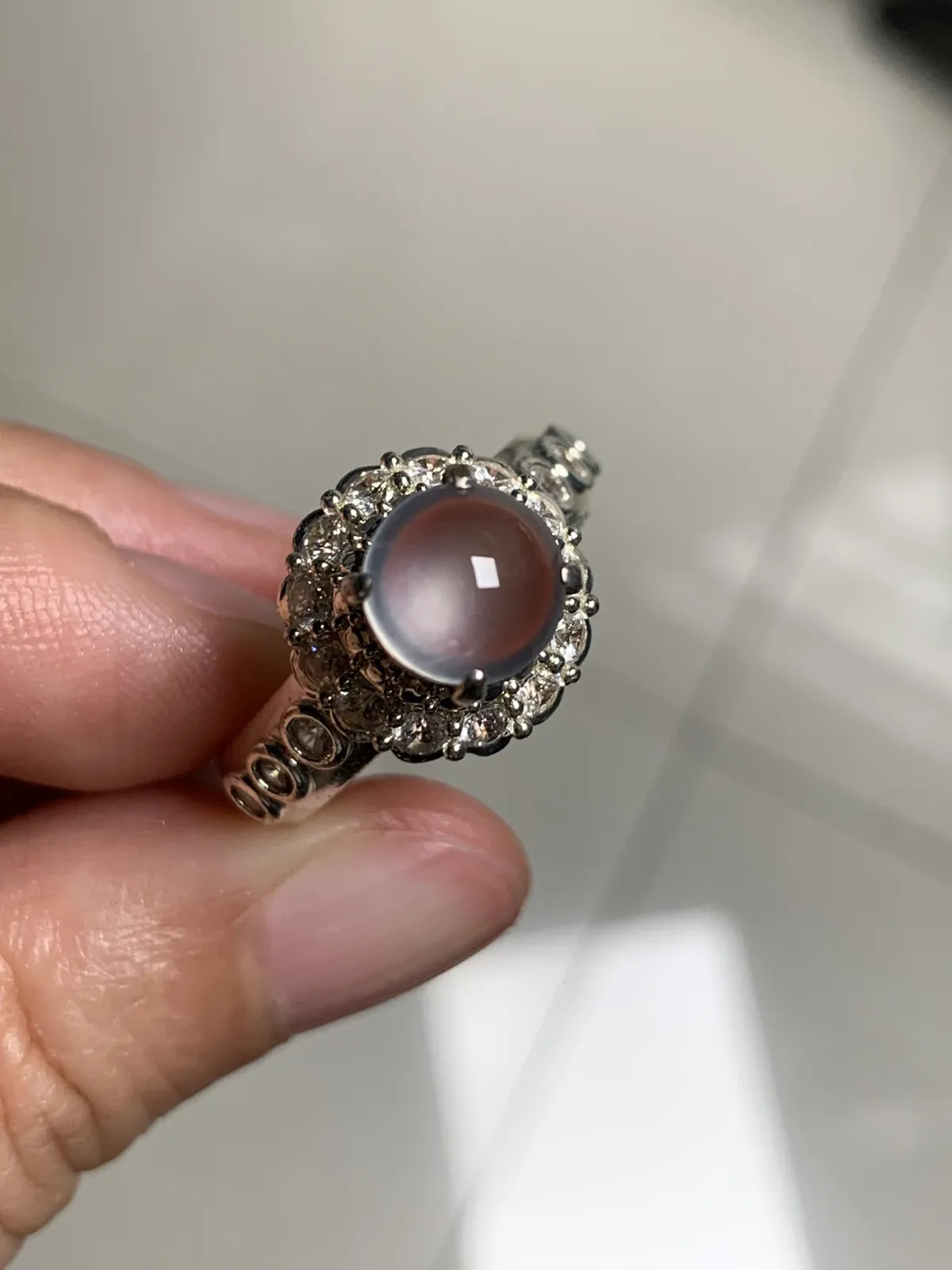 高冰正圆戒面
无纹裂，老坑种强荧光，钢性十足饱满圆润