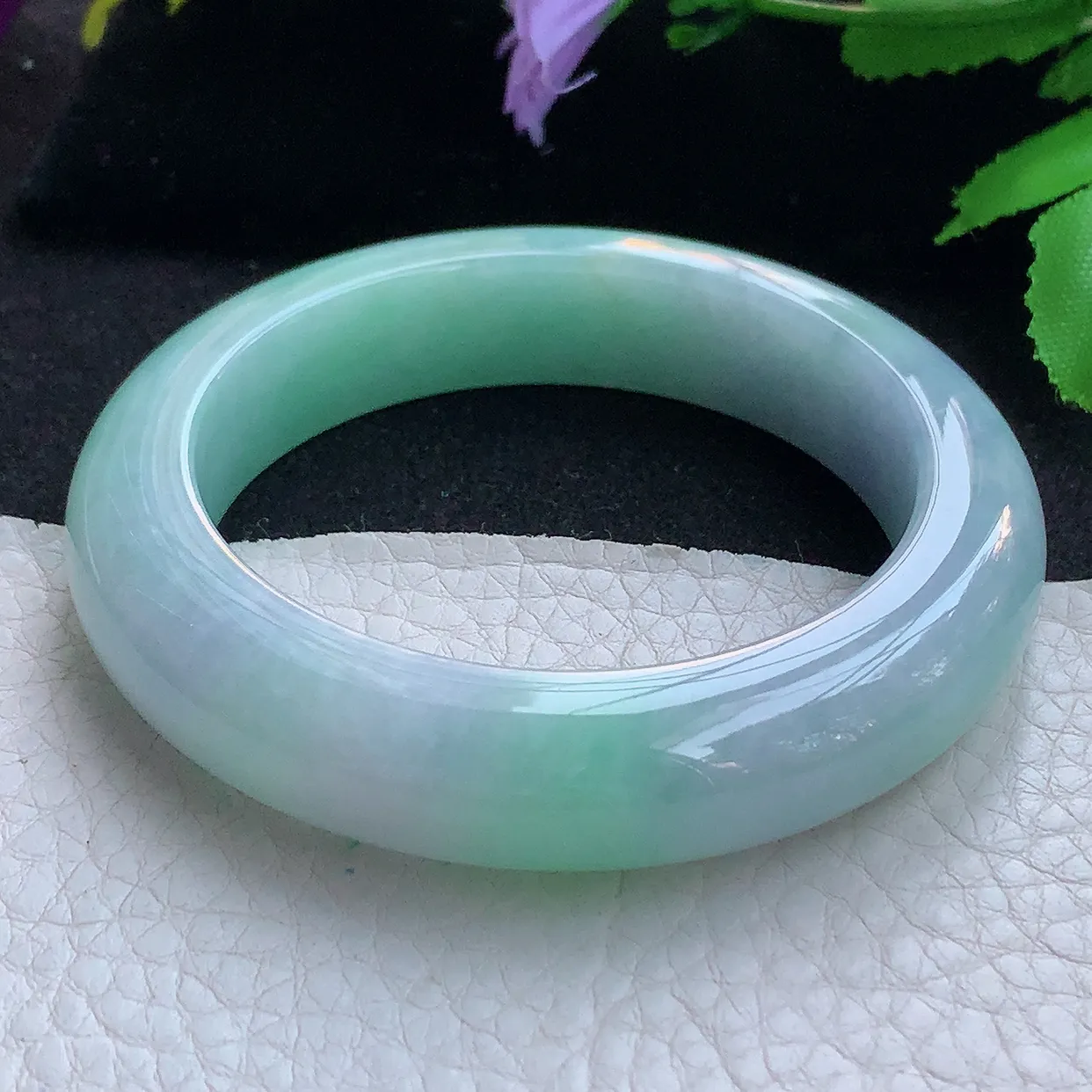 js小圈口53*13*10平安镯 天然缅甸翡翠玉手镯胶感厚装？春带彩宽边玉手环