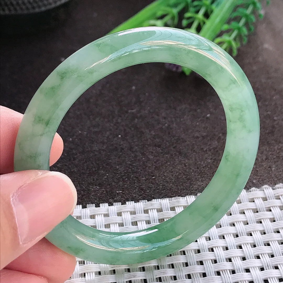 实拍A货翡翠50/9/8.8老坑冰胶水灵冰晴绿圆条手镯小圈口玉镯手环