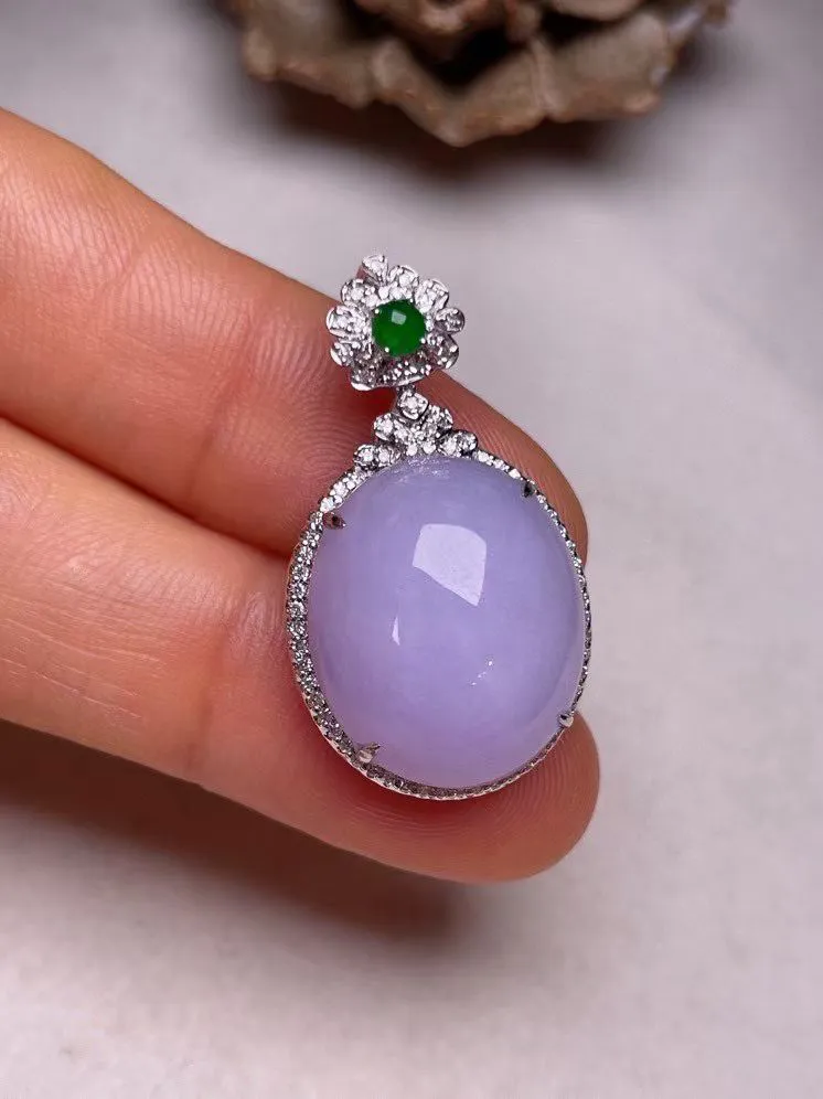 冰糯种紫罗兰蛋面吊坠、真金真钻镶嵌，种水好，玉质细腻 .裸石尺寸 17.6*14.7