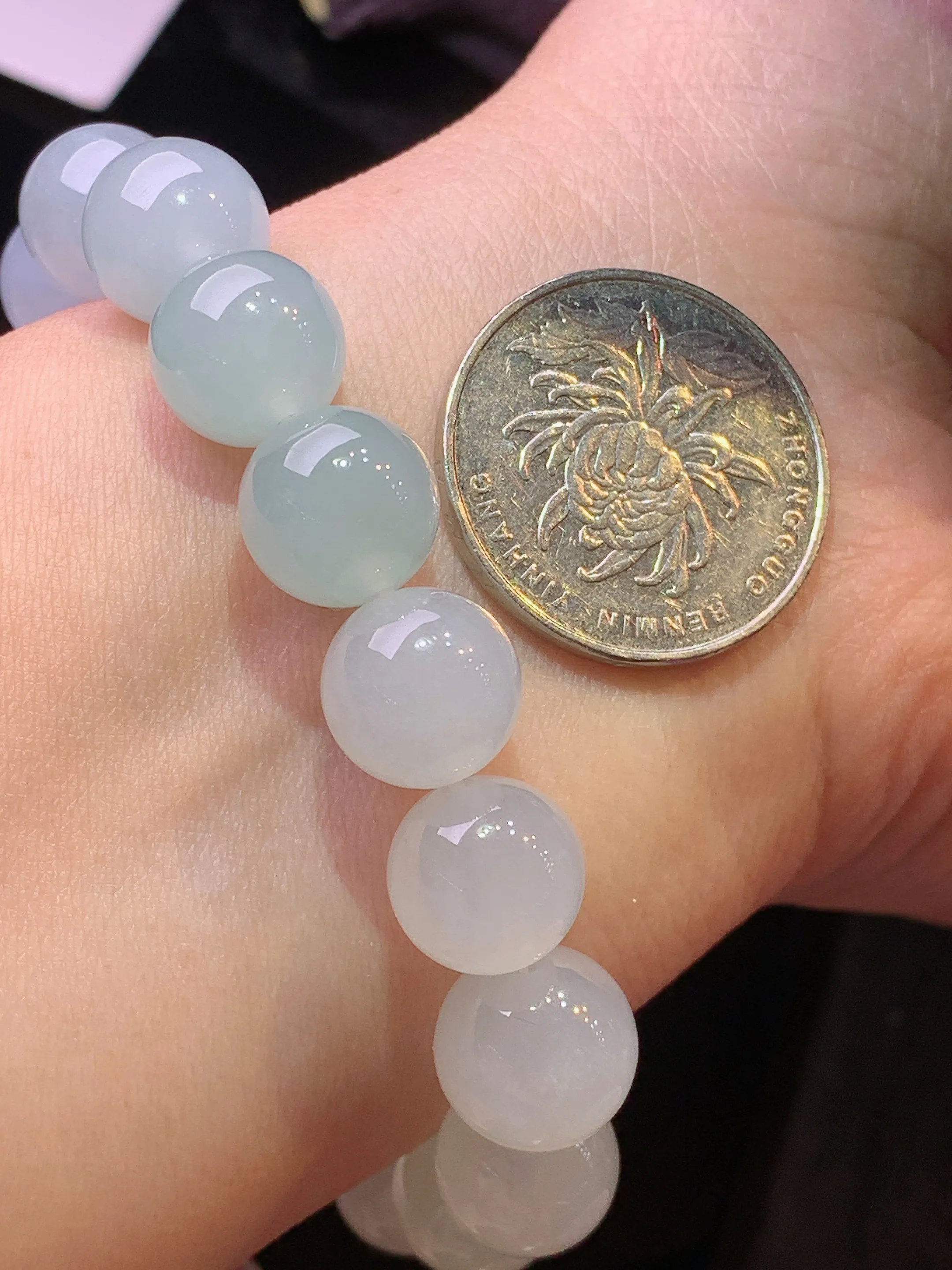 冰种圆珠手链 玉质细腻 色泽艳丽清新 整体尺寸11.2