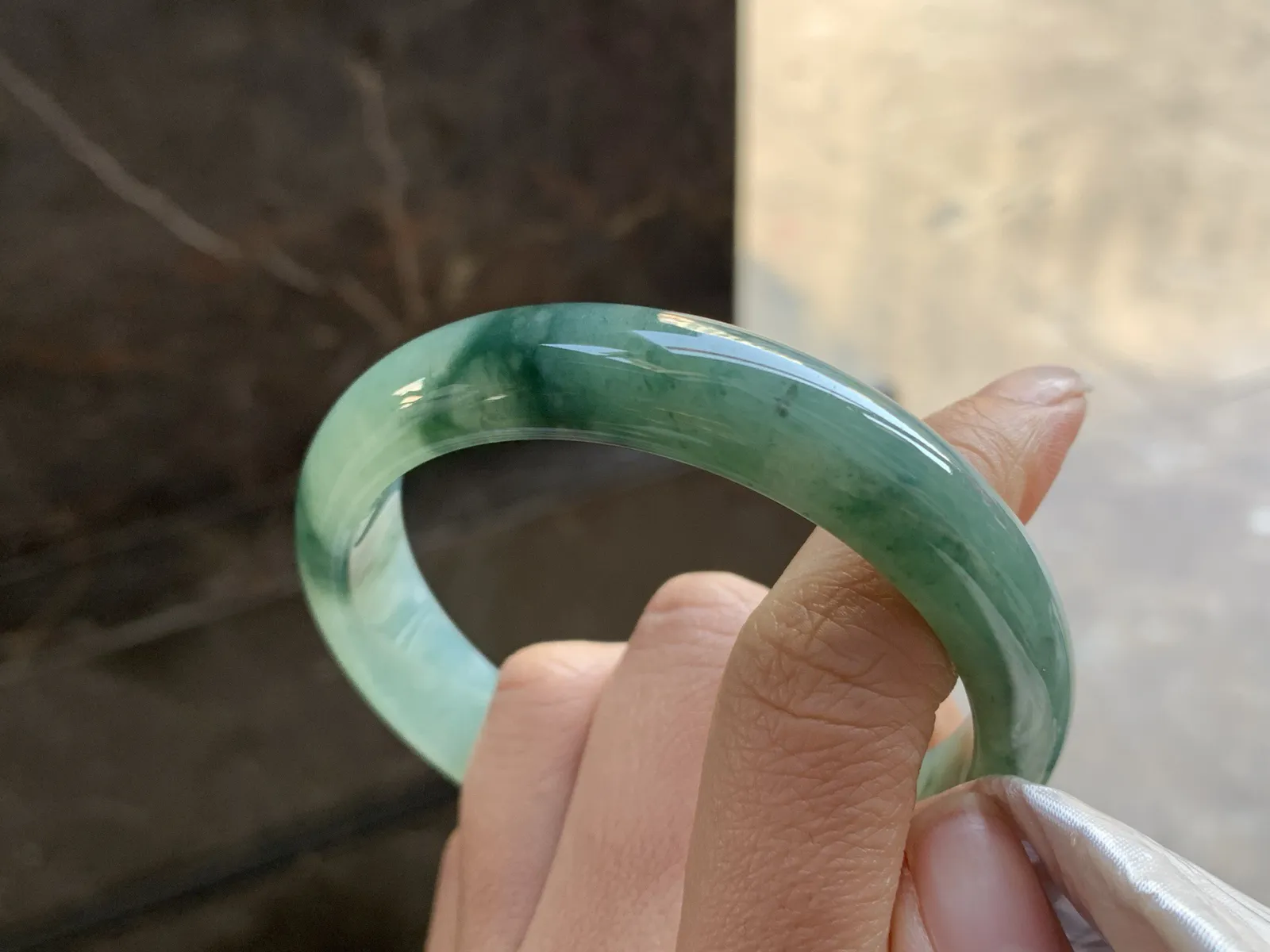 58.5-12.6-7.7

蓝花手镯^_^飘花浓郁