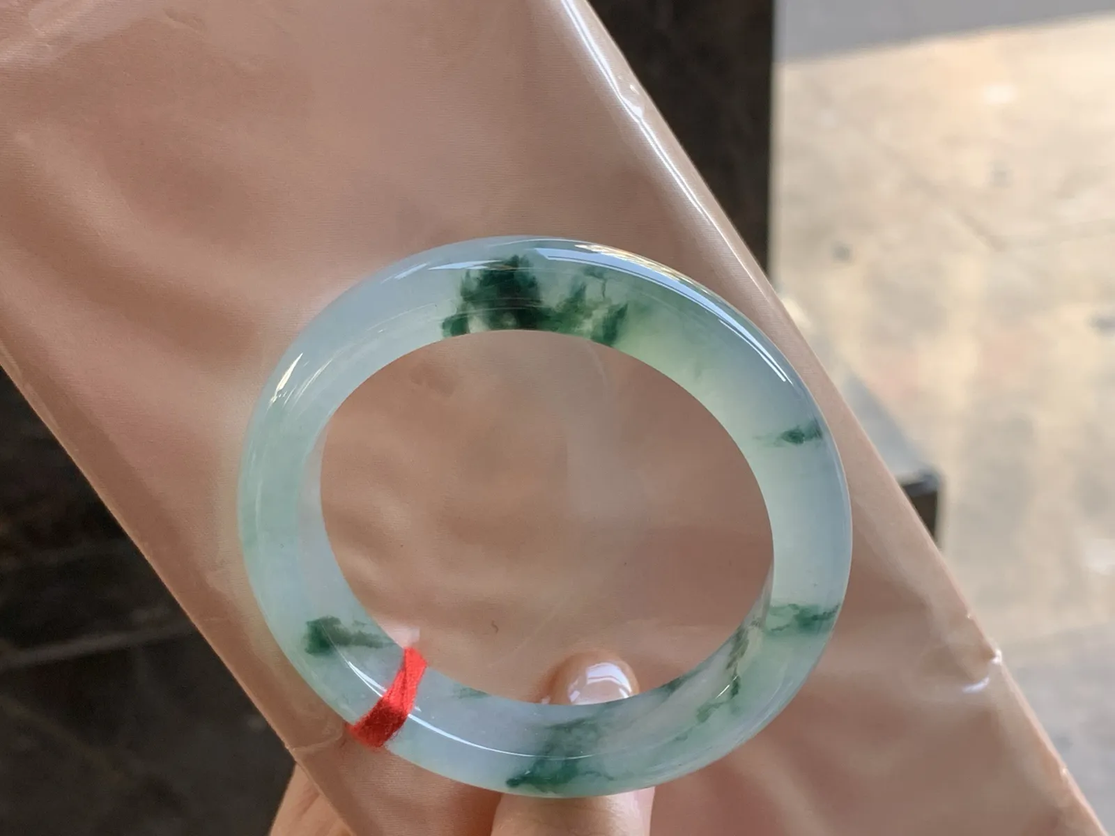 54-12.4-8.6

冰种飘花手镯^_^ 种好