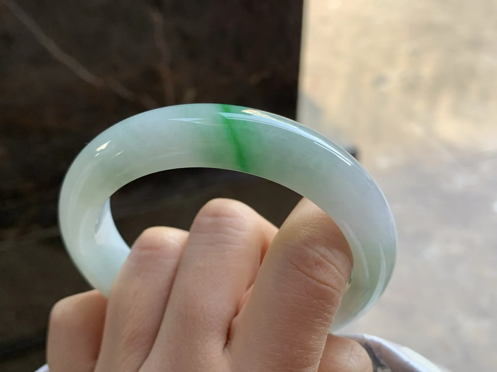 57-13-8

飘绿手镯^_^细腻