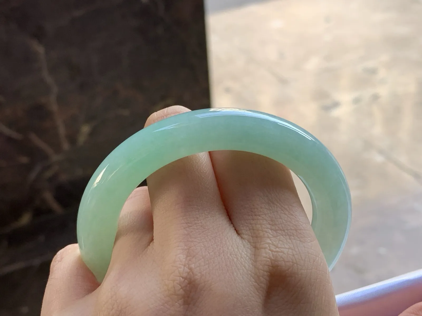 55-10.3

糯种晴底圆条手镯^_^
水润清爽