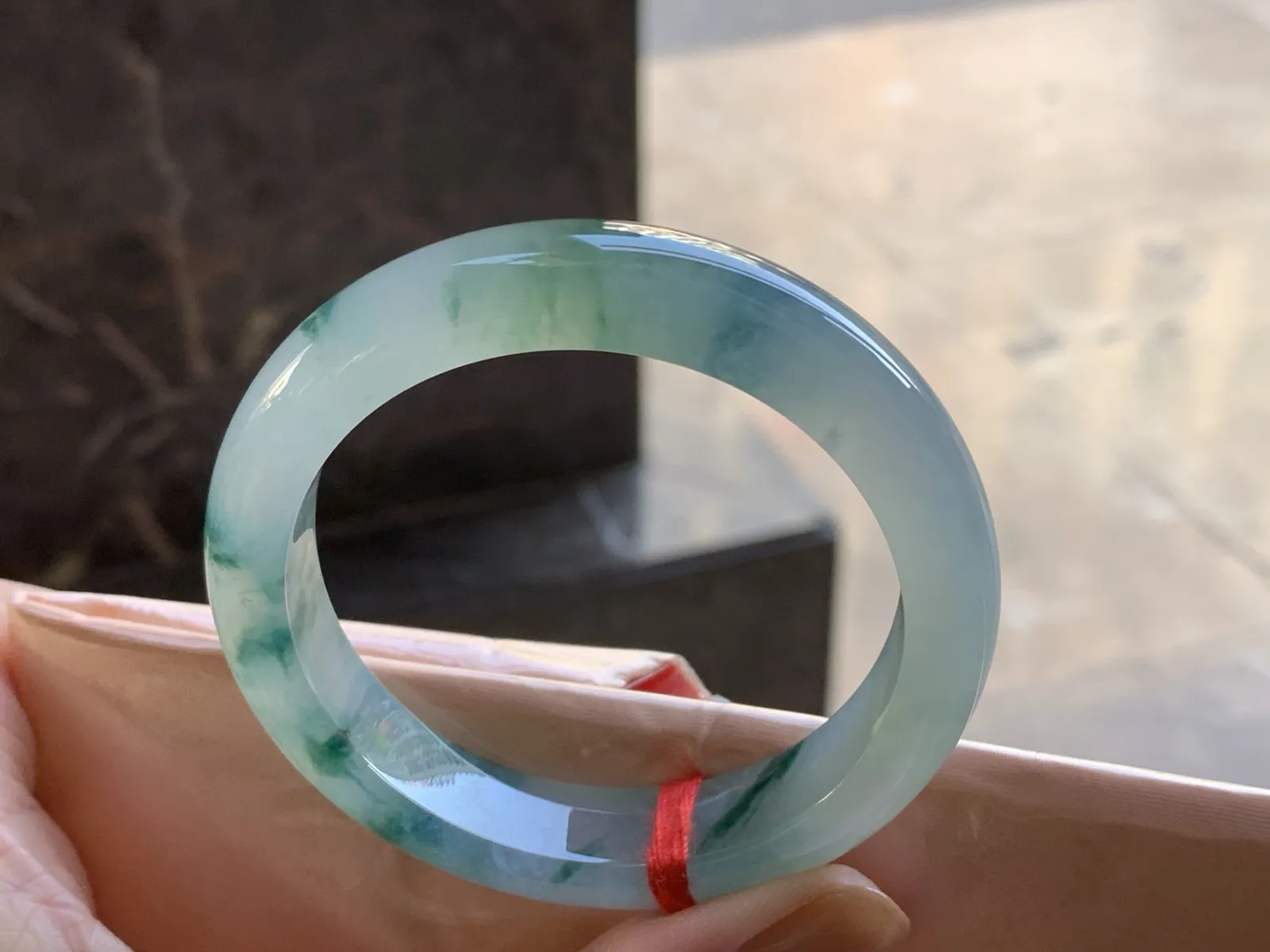 54-12.4-8.6

冰种飘花手镯^_^ 种好