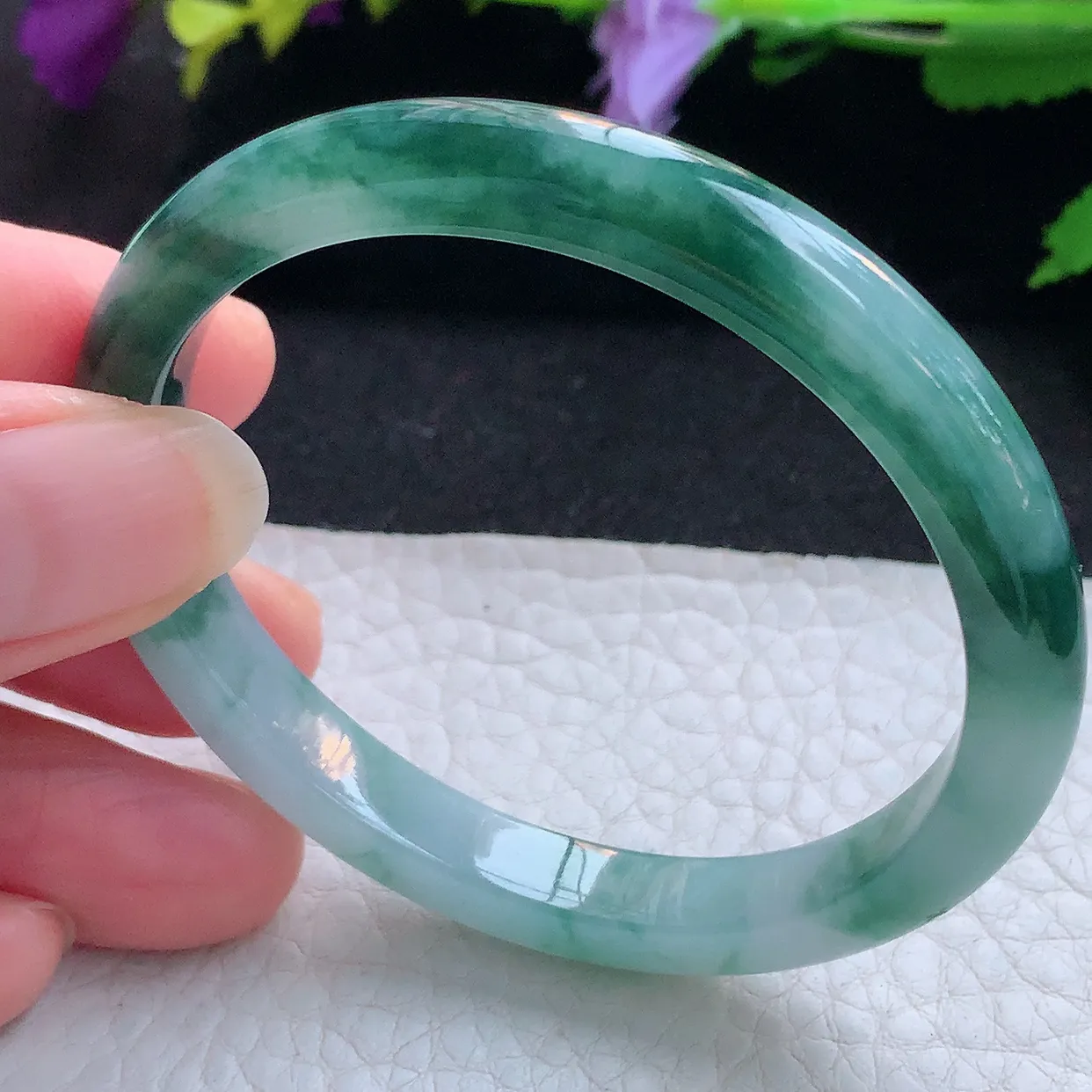 js小圈口53*44.5*7.8*6.8贵妃镯 天然缅甸翡翠玉手镯冰飘花秀气蛋形玉手环