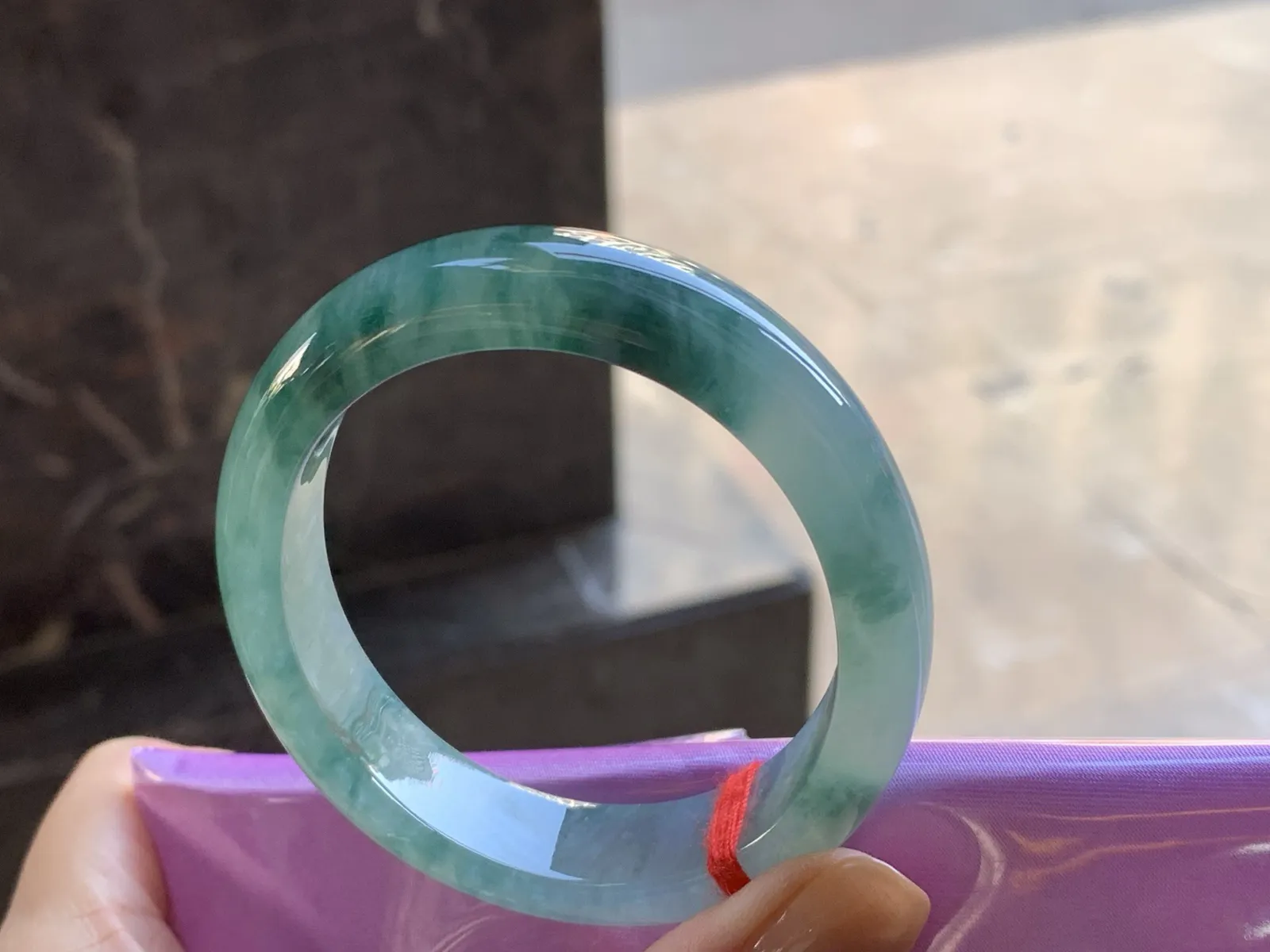 53.5-12.7-7.9

糯冰飘花贵妃镯^_^
种好水润