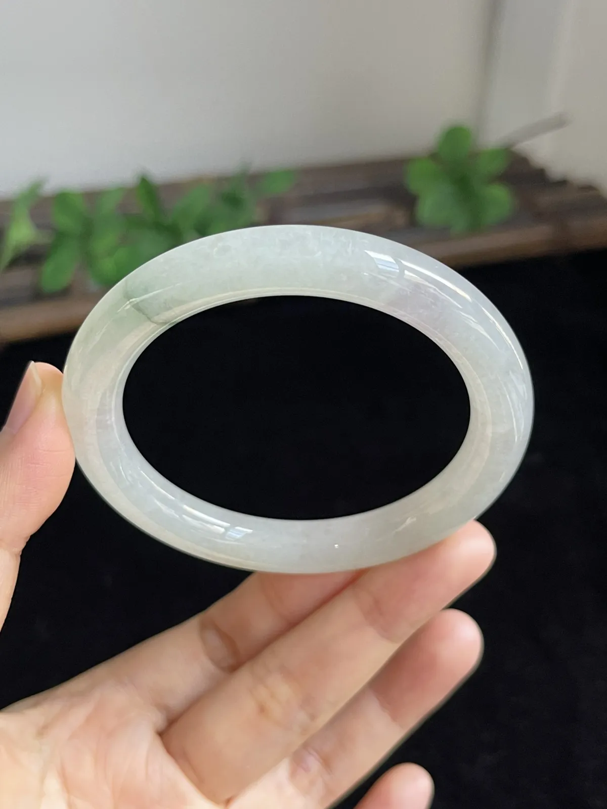 圆镯53.7圈口，翡翠手镯