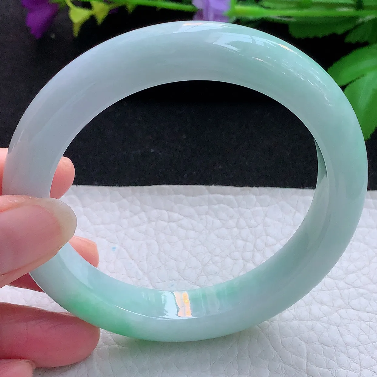 yh大圈口61.5*12*10.3平安镯 天然缅甸翡翠玉手镯白底青宽边玉手环