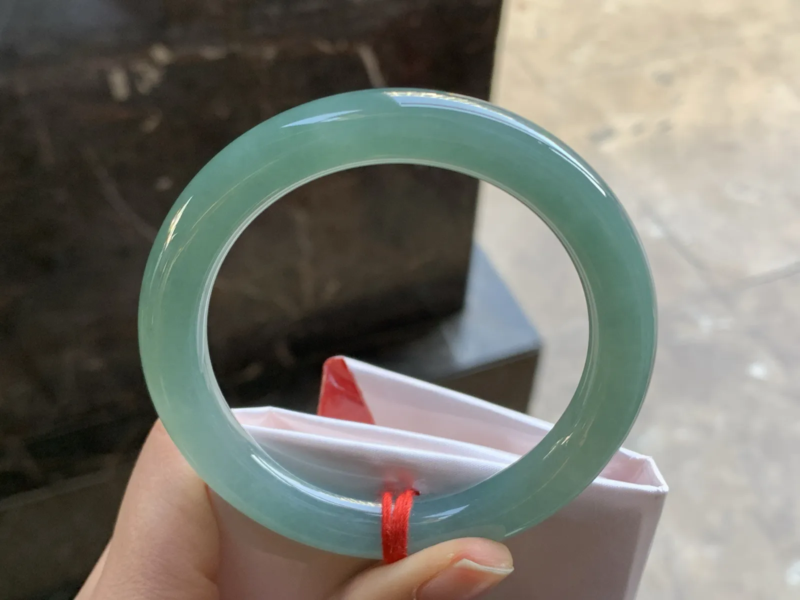 57-10

蓝水圆条手镯^_^鲜艳浓郁 起光