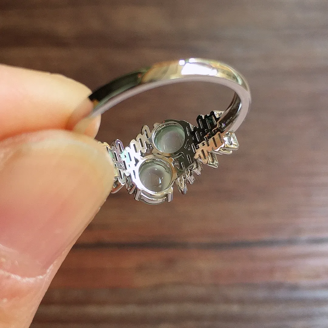 冰种蛋面戒指，18k金镶嵌，款式新颖，冰润细腻，种水足，Of 圈口14 尺寸4.3*3.8*2