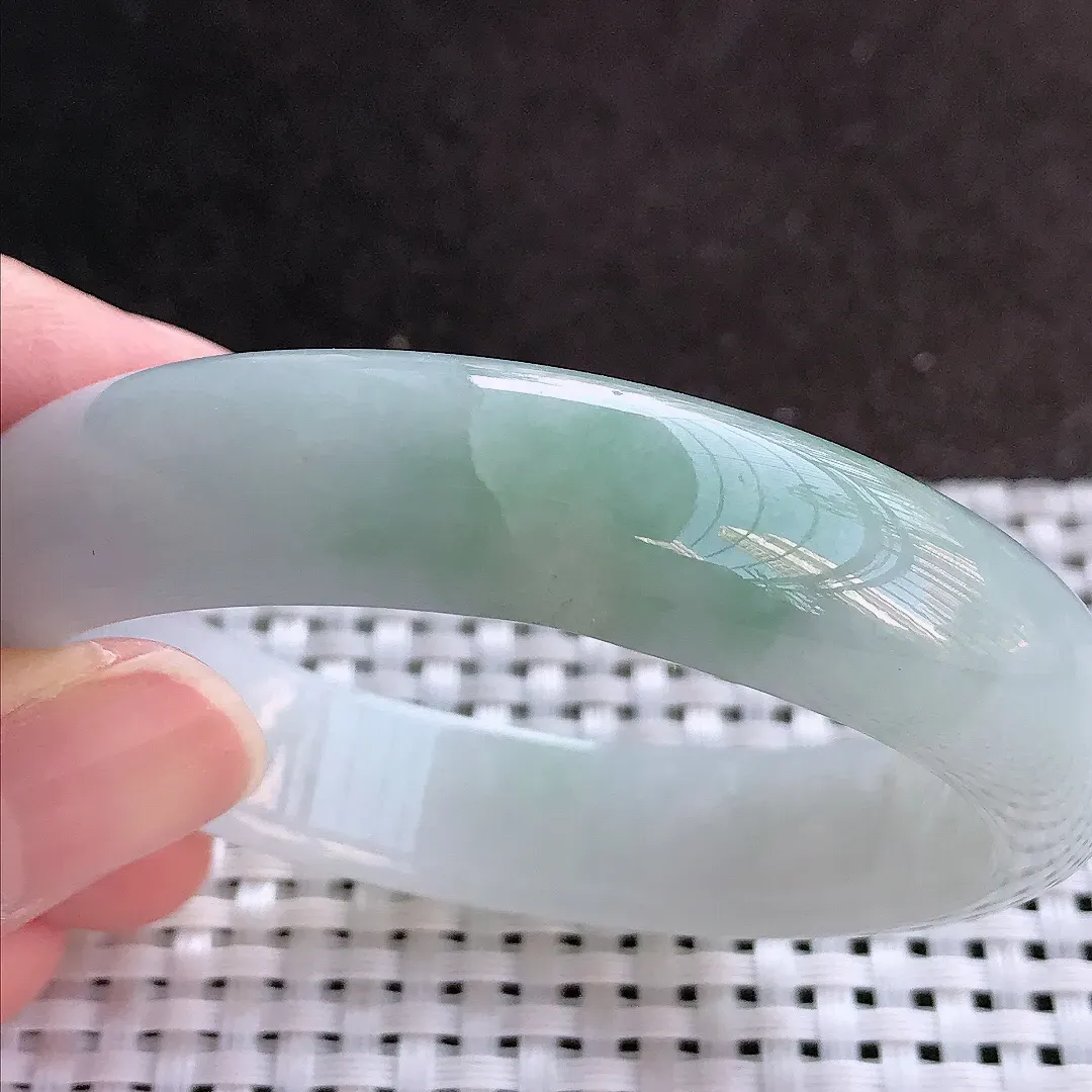 实拍A货翡翠54.8/13.2/8老坑秀气冰润冰晴手镯宽边玉镯手环