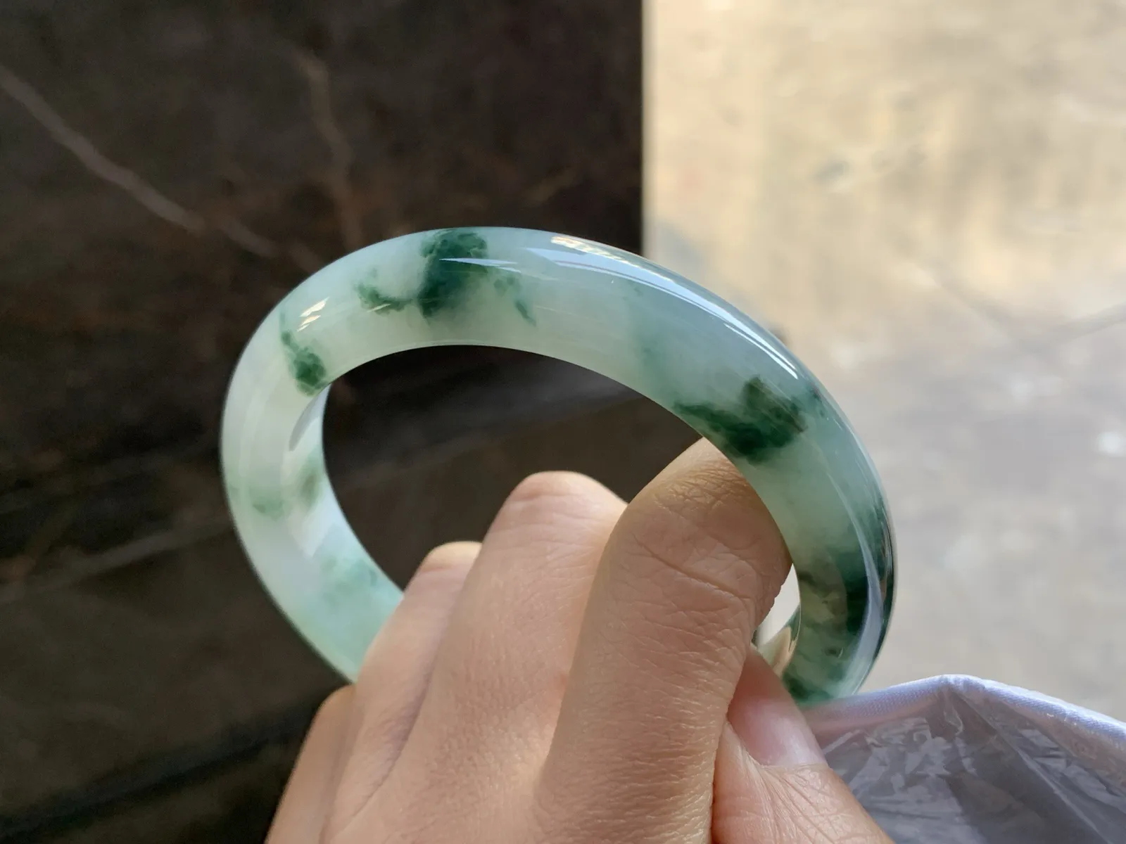 60.5-12.7-9.2

蓝花大圈手镯^_^飘花浓郁 鲜艳