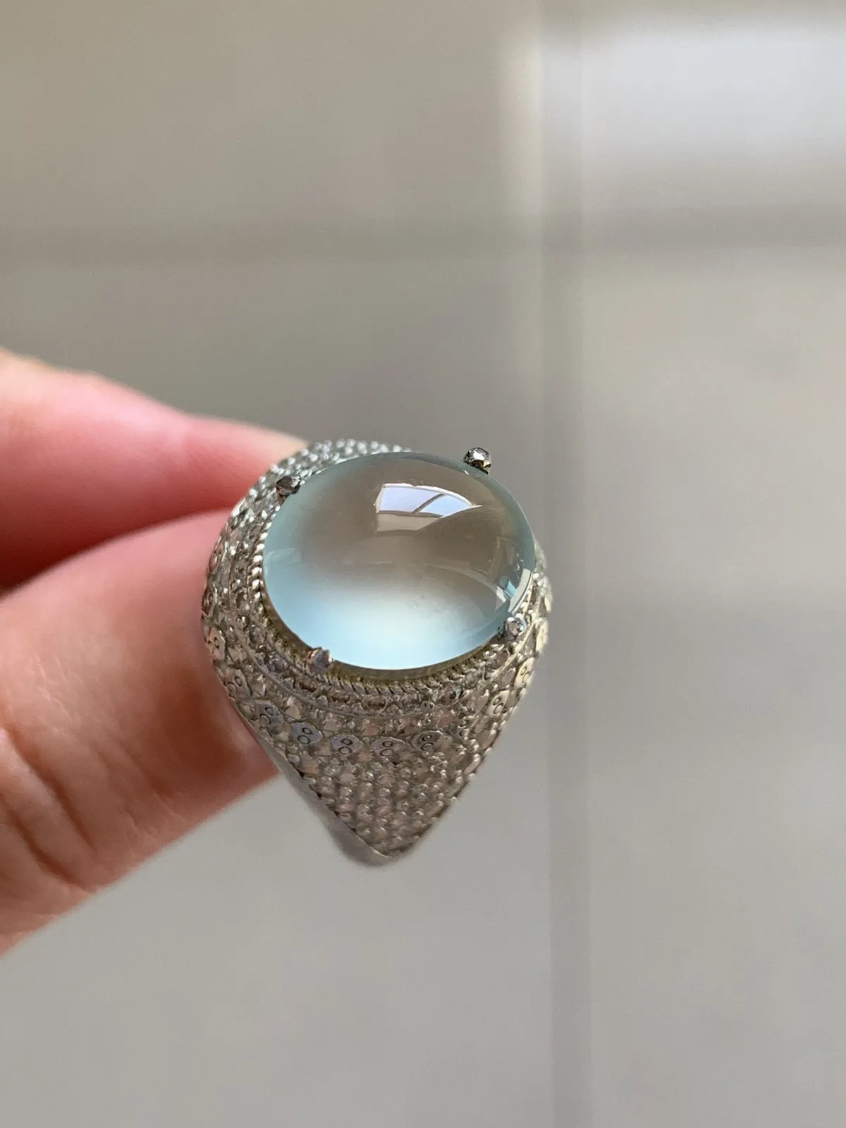 高冰淡底色戒面
无纹裂，老坑种强荧光，钢性十足纯净饱满