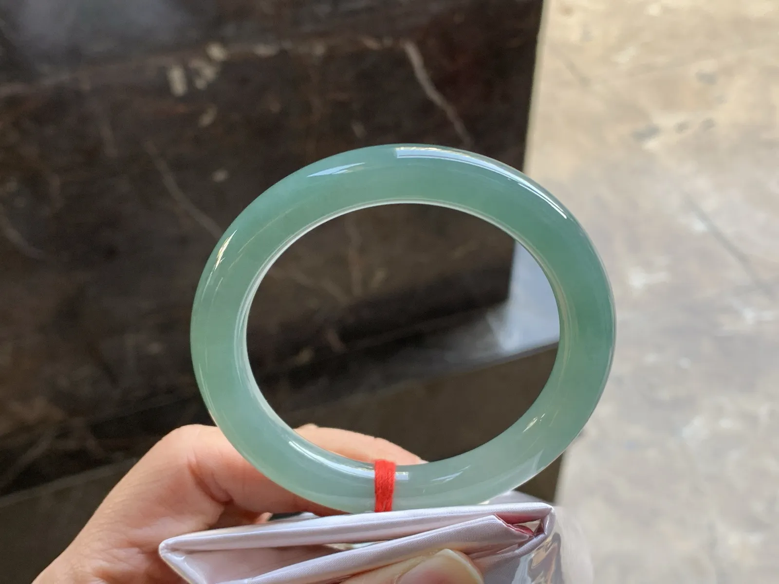 57-10

蓝水圆条手镯^_^鲜艳浓郁 起光