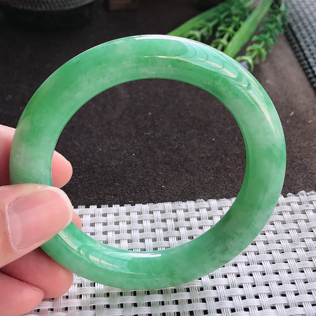 实拍A货翡翠55.5/11.3/11老坑精美温润满绿圆条手镯玉镯手环