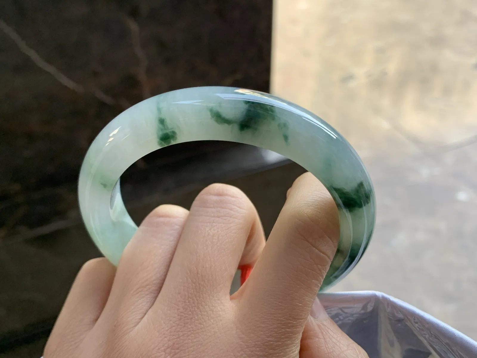 60.5-12.7-9.2

蓝花大圈手镯^_^飘花浓郁 鲜艳