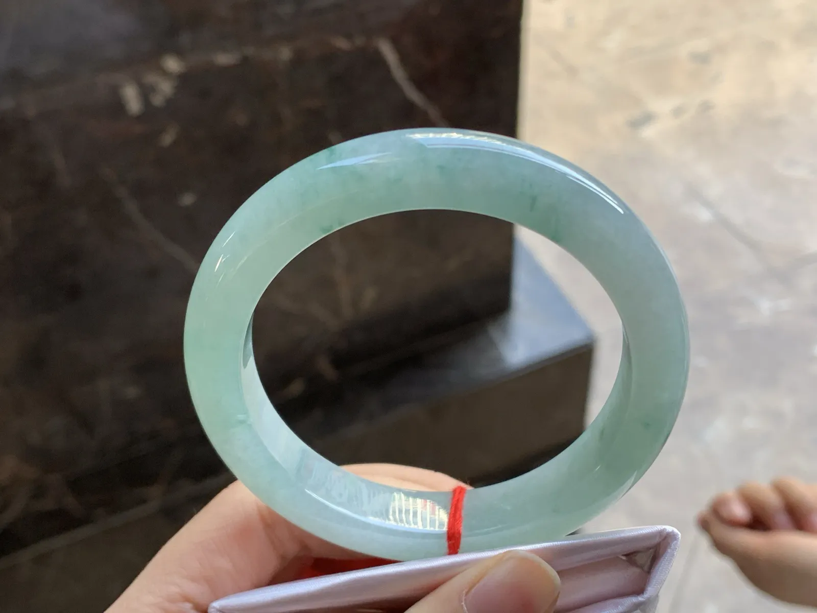 60-12.3-9.8

蓝花手镯^_^大圈 细腻