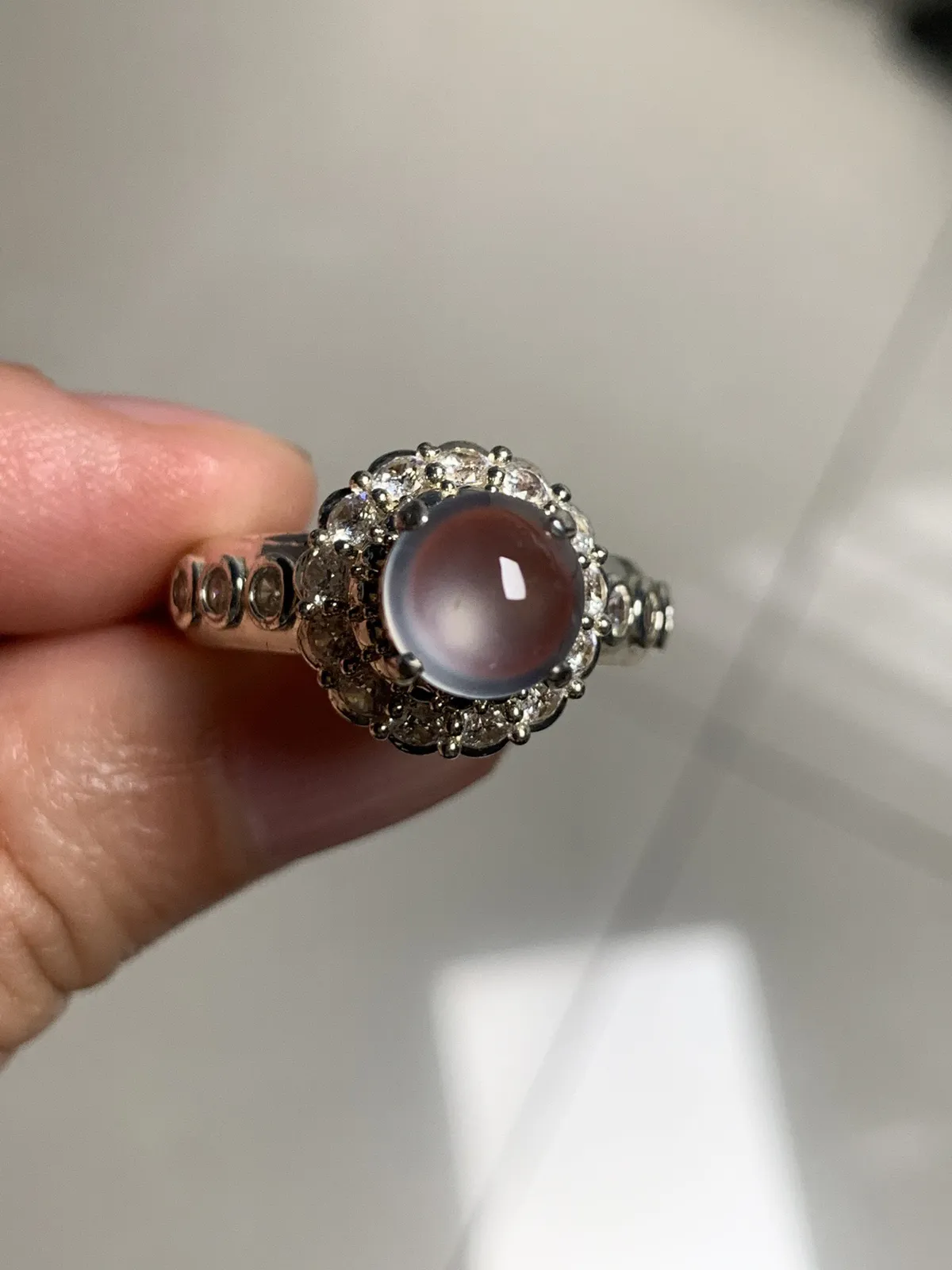 高冰正圆戒面
无纹裂，老坑种强荧光，钢性十足饱满圆润