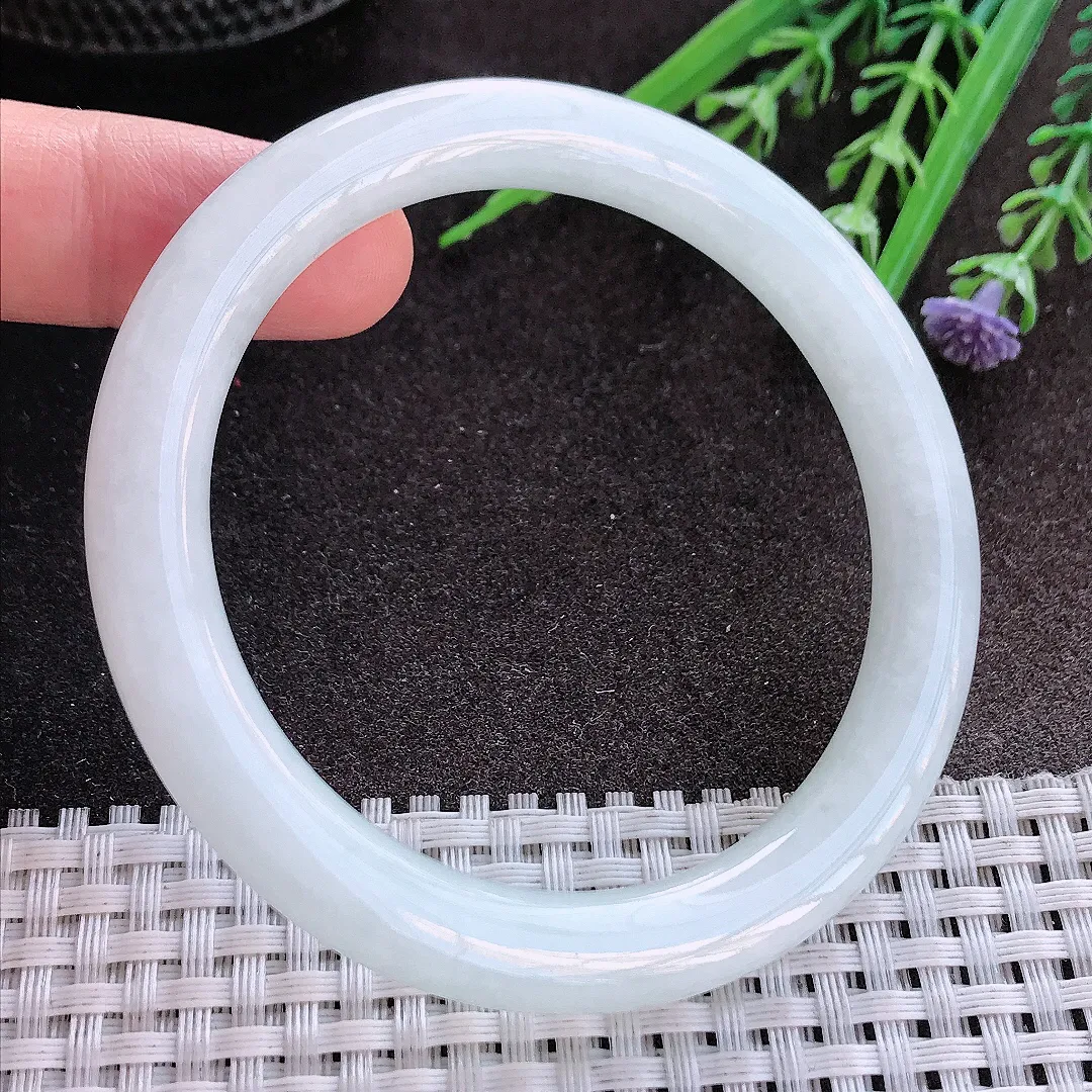 实拍A货翡翠57/8.3/9老坑秀气油润圆条手镯白月光玉镯手环