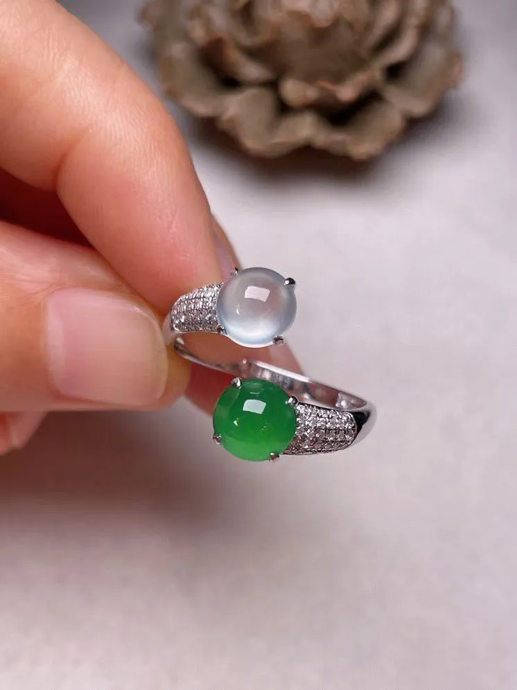 冰+绿蛋面戒指、真金真钻镶嵌，种水好，玉质细腻 .裸石尺寸 6.2*4.5