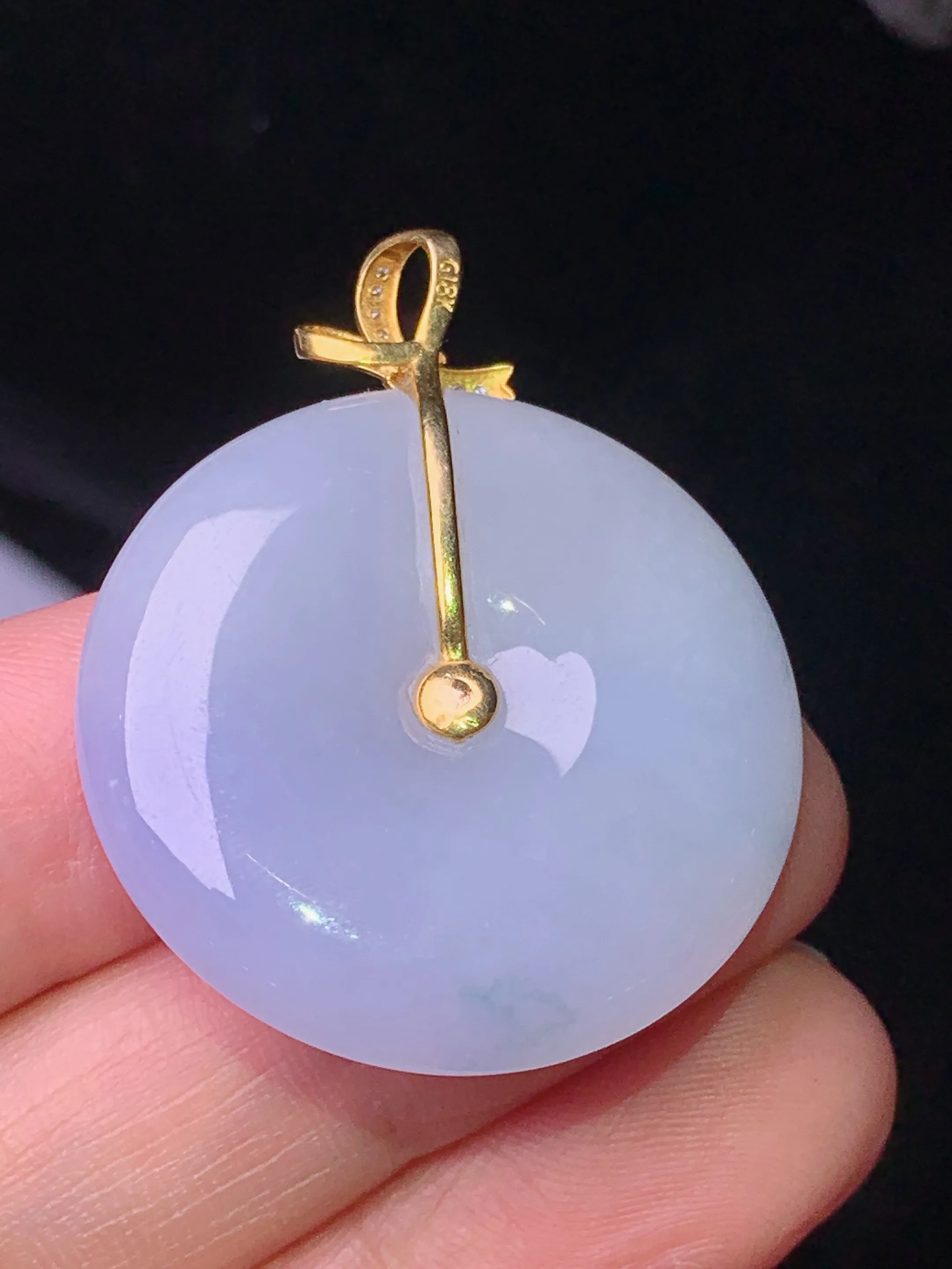 18k金钻淡紫罗兰平安扣吊坠 玉质细腻 色泽艳丽清新 整体尺寸36.6*29.2*6.3