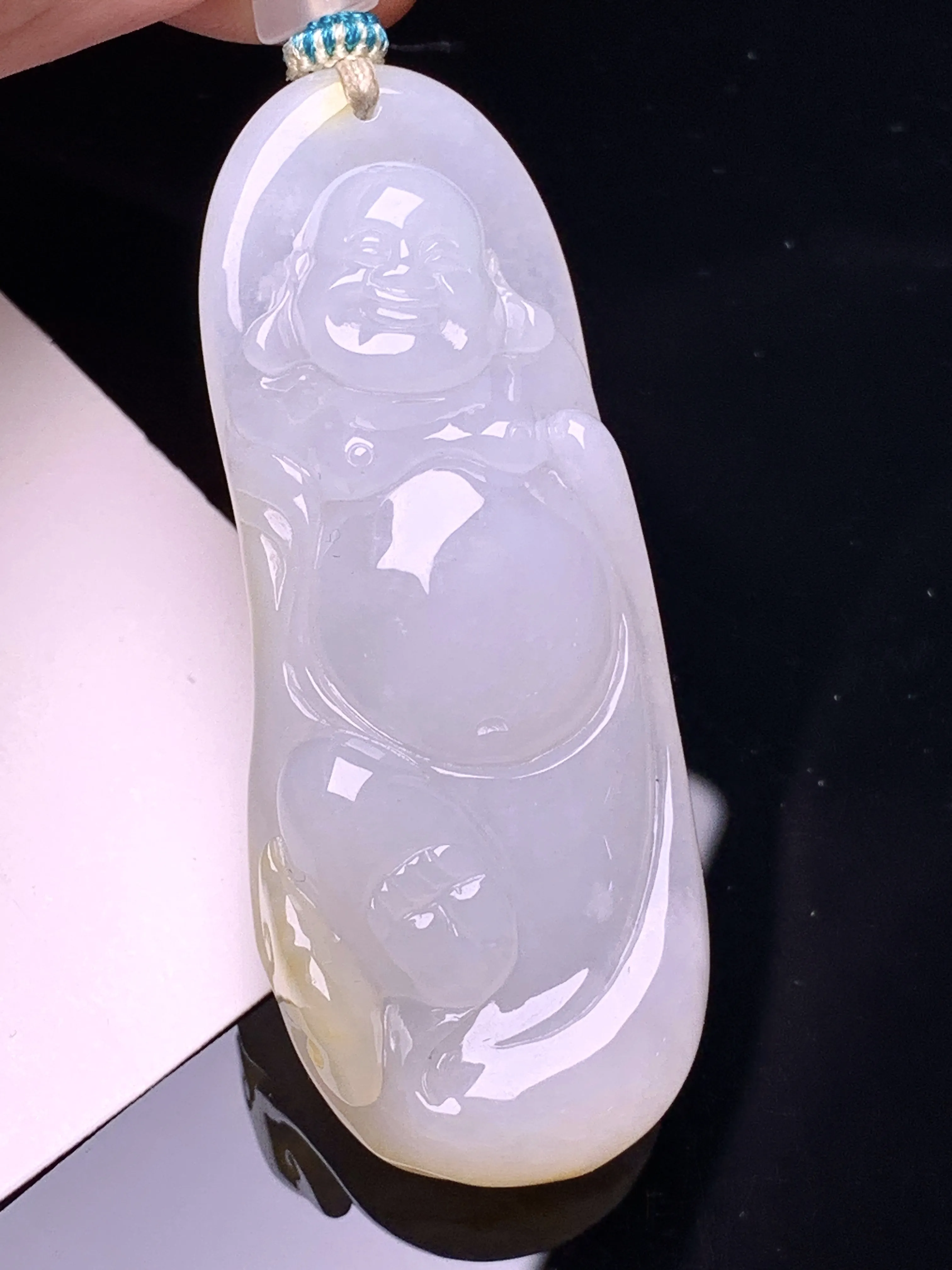 飘黄翡逍遥佛公吊坠 玉质细腻 色泽艳丽清新 整体尺寸57*23*9