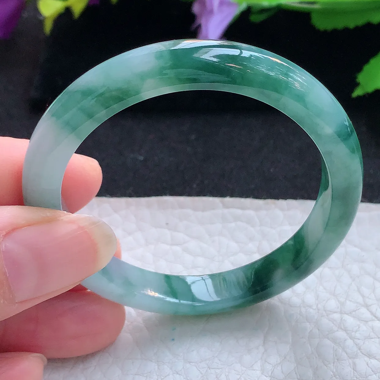 js小圈口53*44.5*7.8*6.8贵妃镯 天然缅甸翡翠玉手镯冰飘花秀气蛋形玉手环