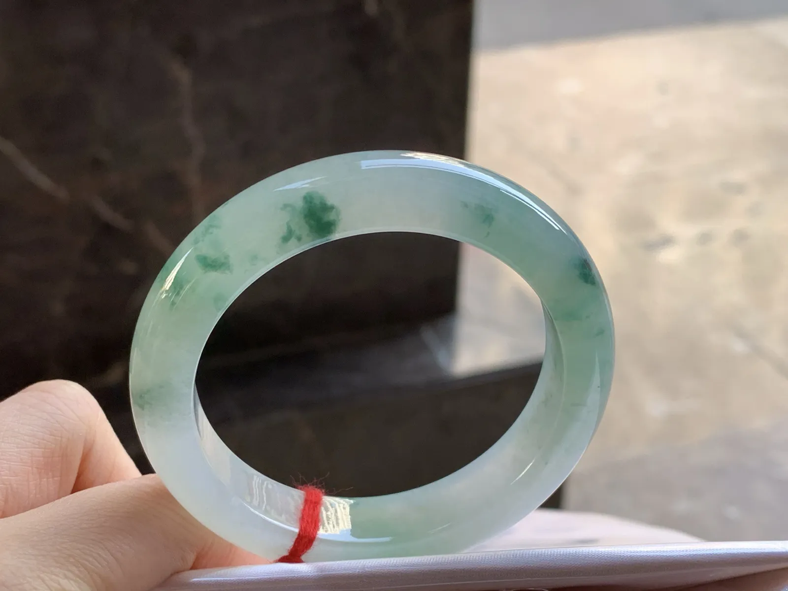 52-11.9-10.7

糯冰飘花手镯^_^
种好水润