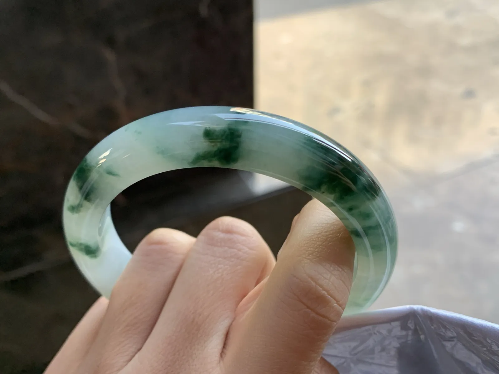 60.5-12.7-9.2

蓝花大圈手镯^_^飘花浓郁 鲜艳