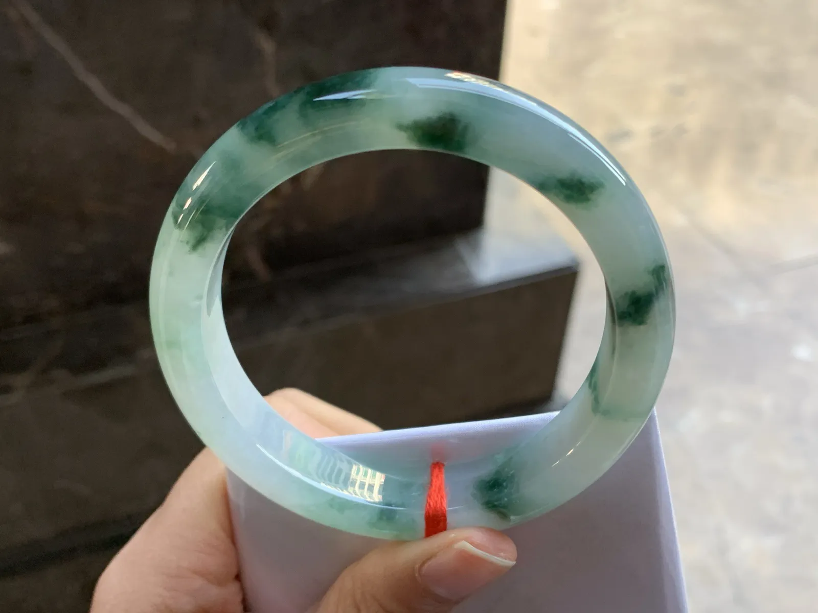 60.5-12.7-9.2

蓝花大圈手镯^_^飘花浓郁 鲜艳