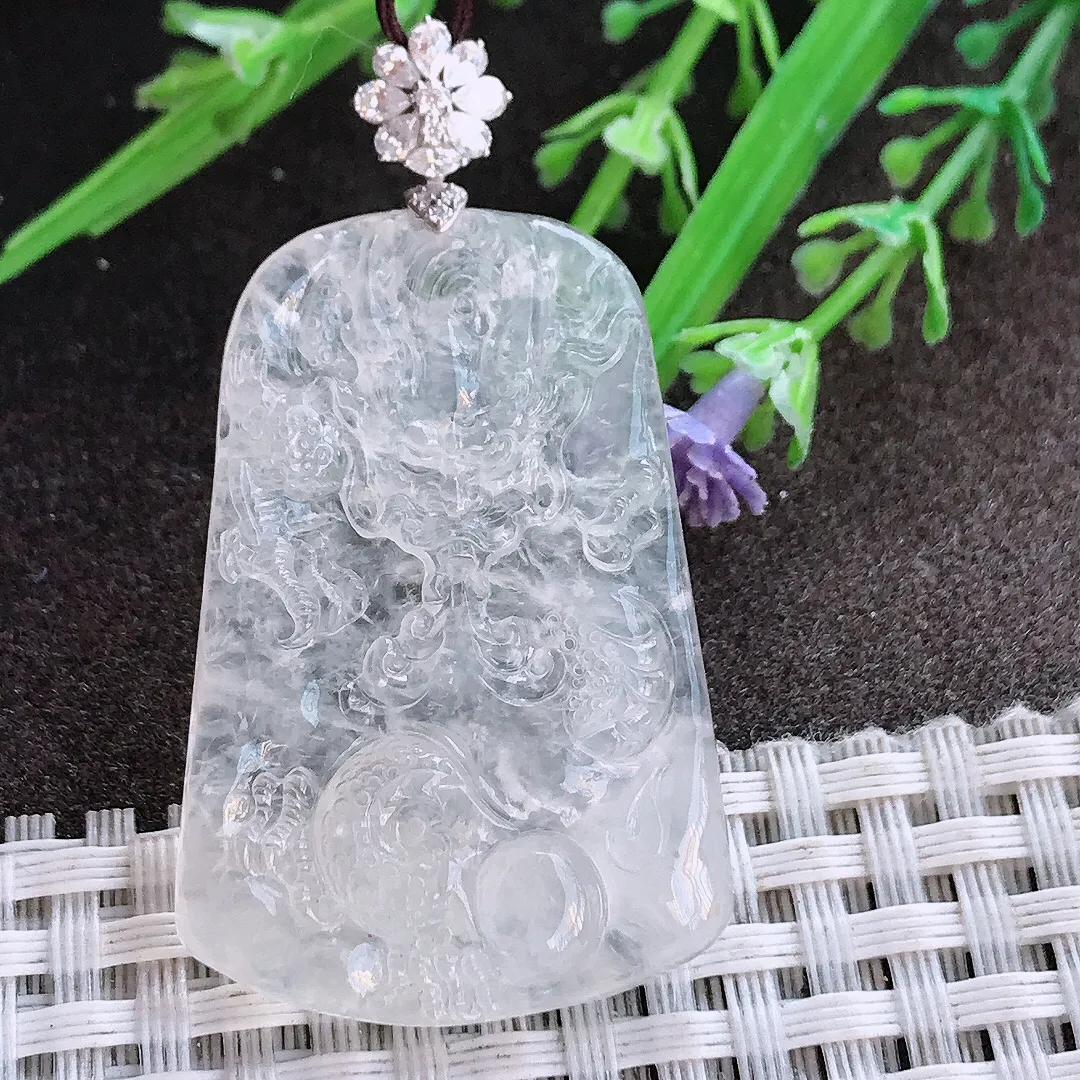 实拍A货翡翠40.8/27.5/5老坑18k金镶嵌冰种白冰龙牌吊坠翡翠挂件