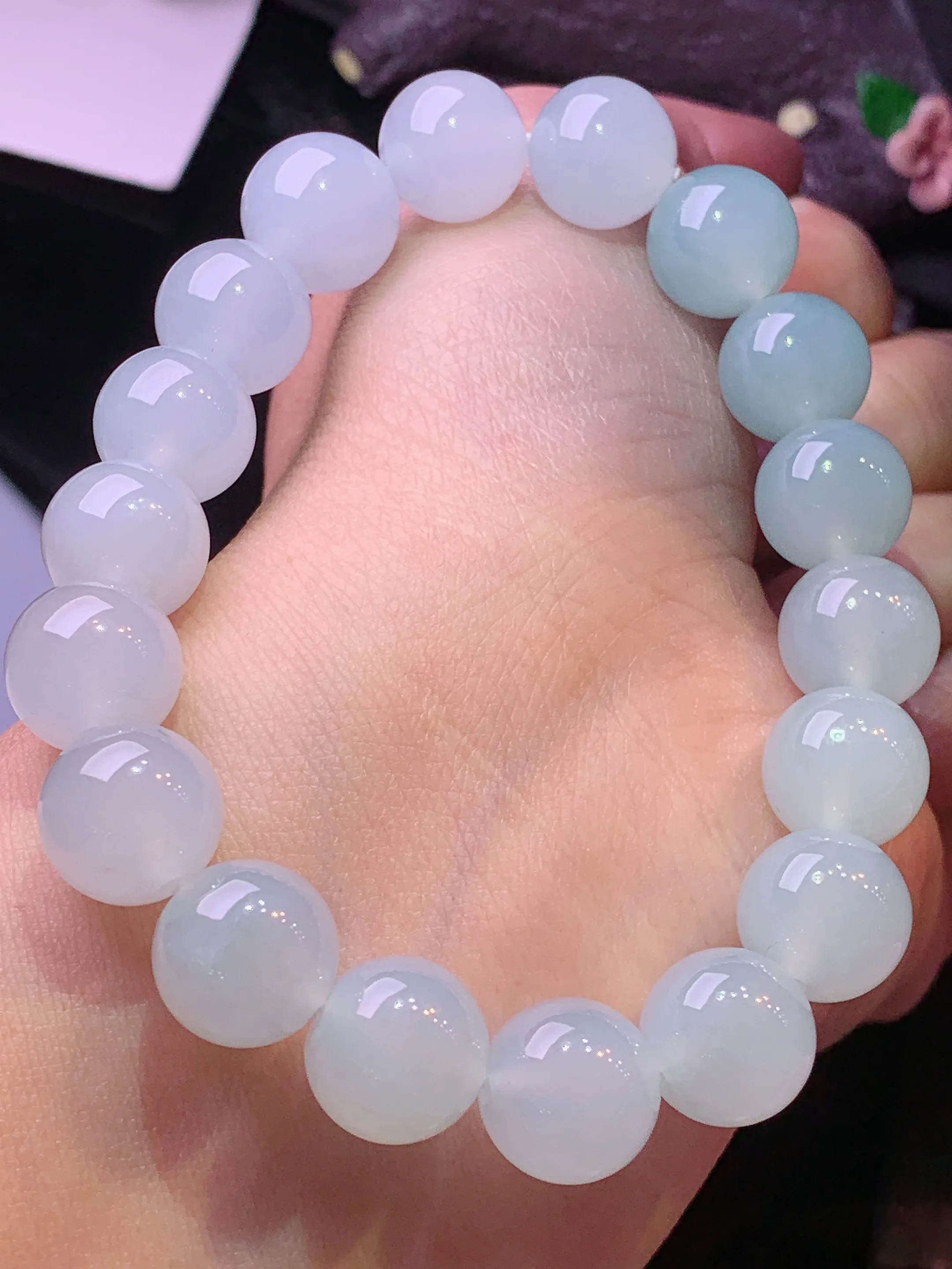 冰种圆珠手链 玉质细腻 色泽艳丽清新 整体尺寸11.2