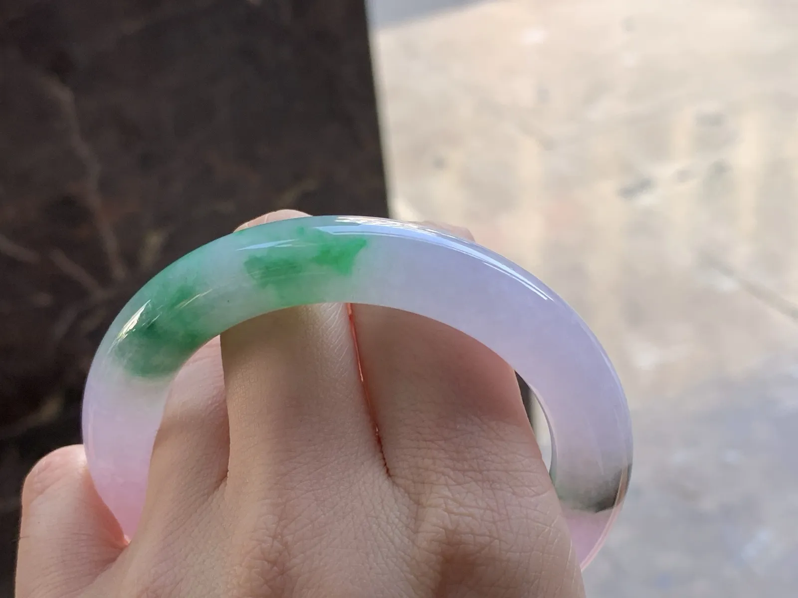 56-11.4

糯冰春彩圆条手镯^_^
颜色漂亮水润