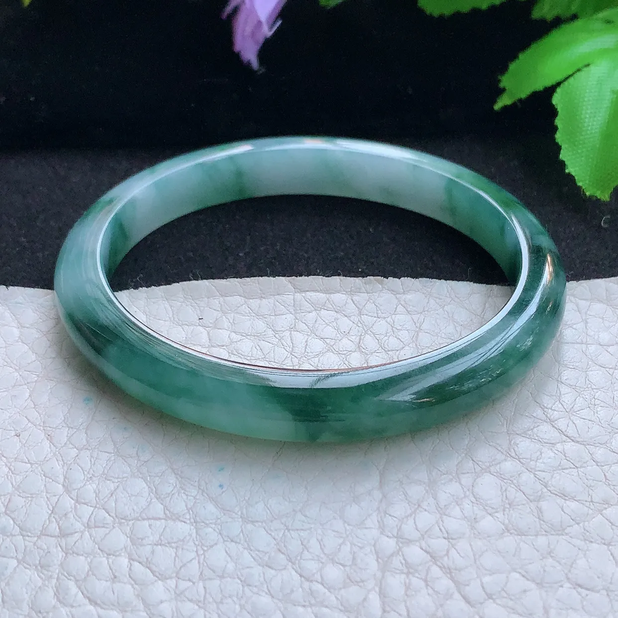 js小圈口53*44.5*7.8*6.8贵妃镯 天然缅甸翡翠玉手镯冰飘花秀气蛋形玉手环