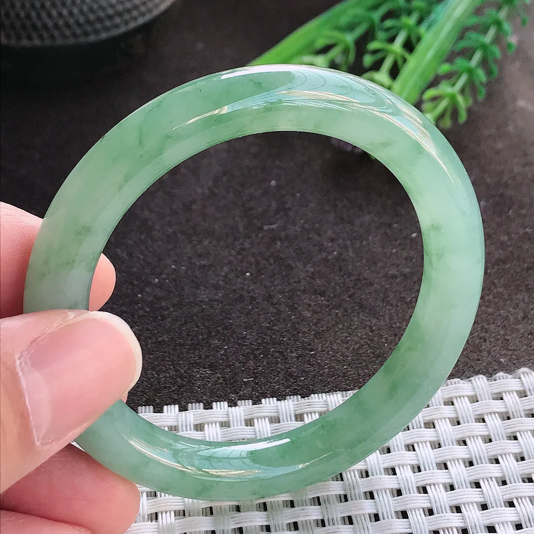 实拍A货翡翠50/9/8.8老坑冰胶水灵冰晴绿圆条手镯小圈口玉镯手环