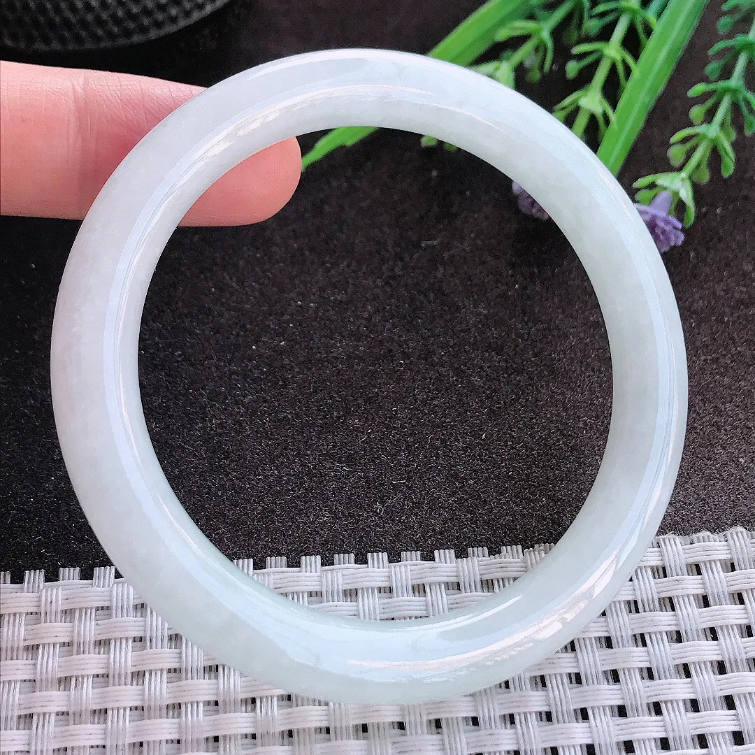 实拍A货翡翠57/8.3/9老坑秀气油润圆条手镯白月光玉镯手环
