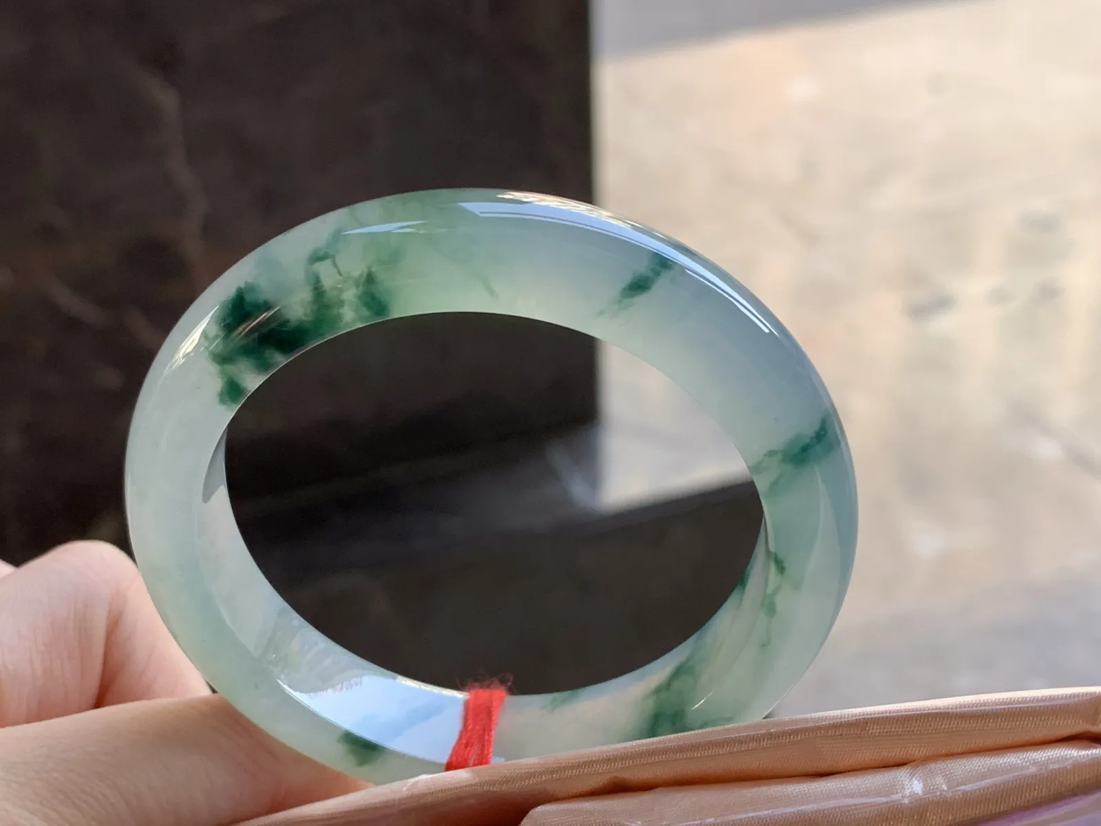 54-12.4-8.6

冰种飘花手镯^_^ 种好